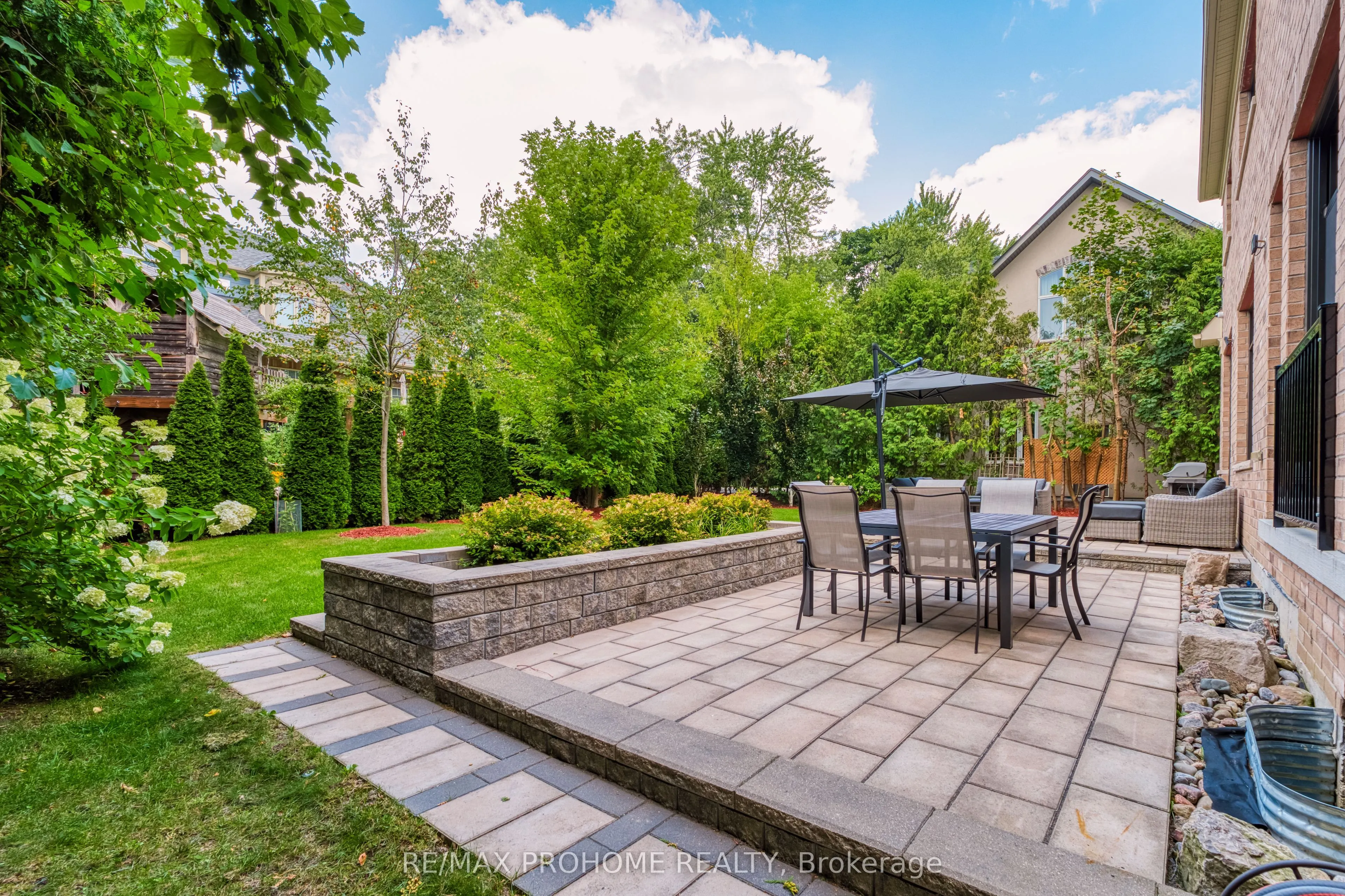 17 Alma Walker Way