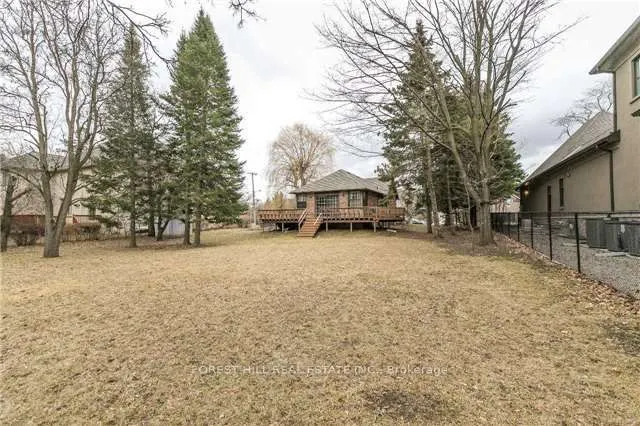90 Arnold Avenue