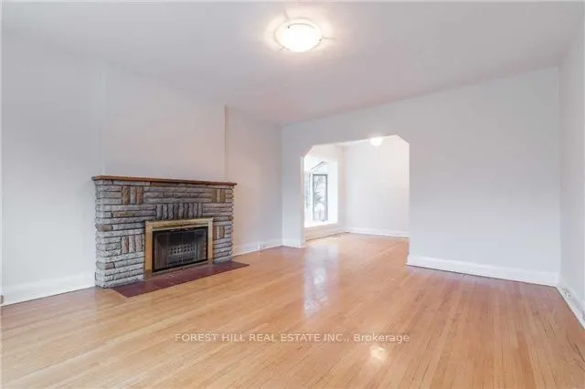 90 Arnold Avenue