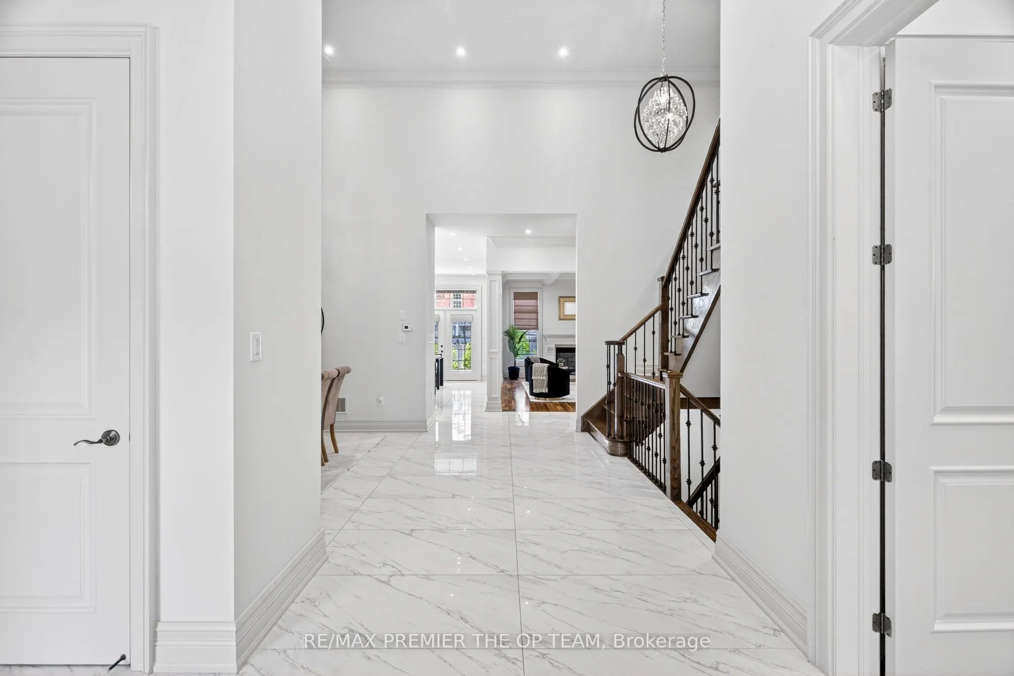 24 Grand Vellore Crescent