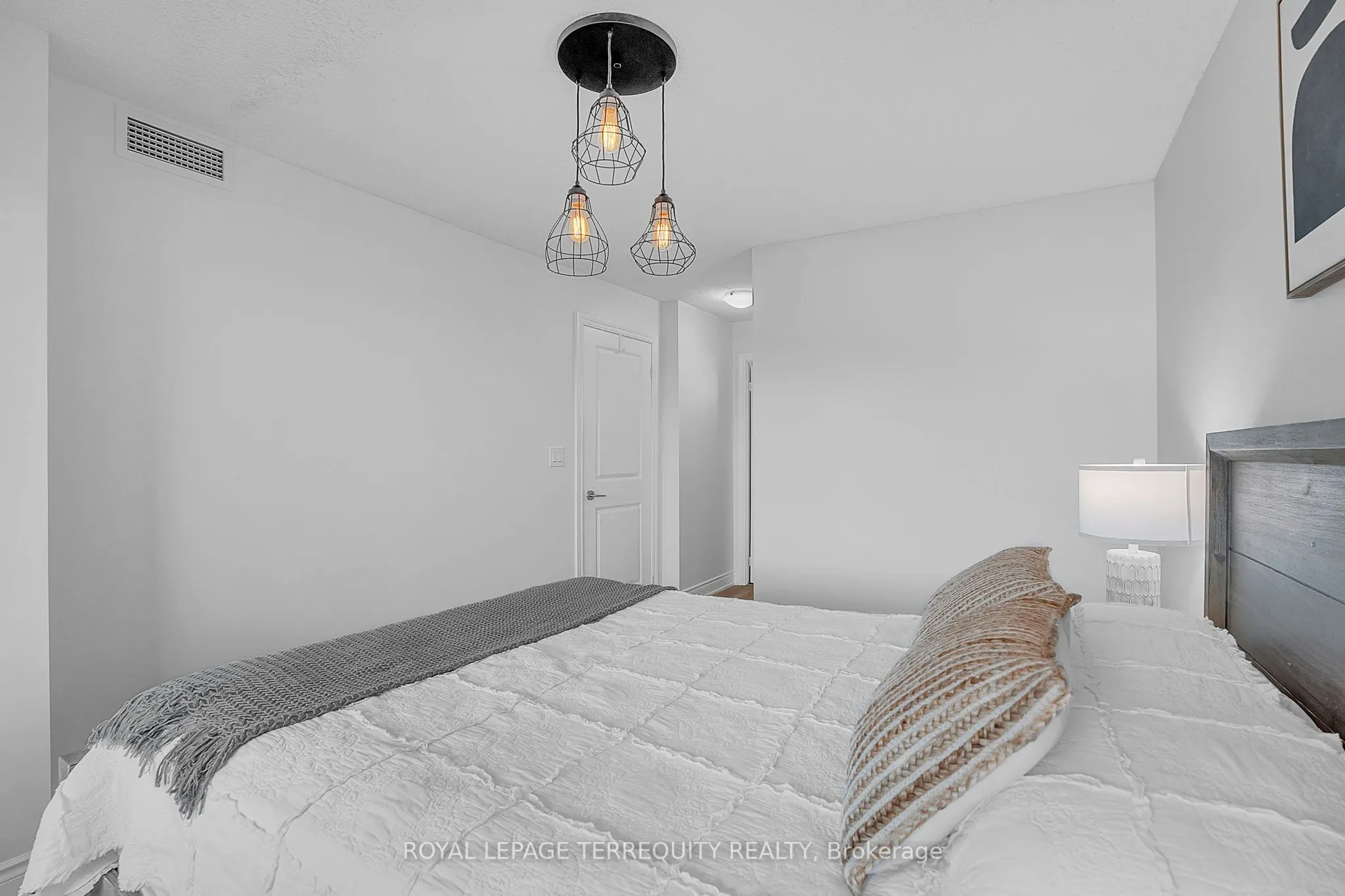 273 South Park Road, #210