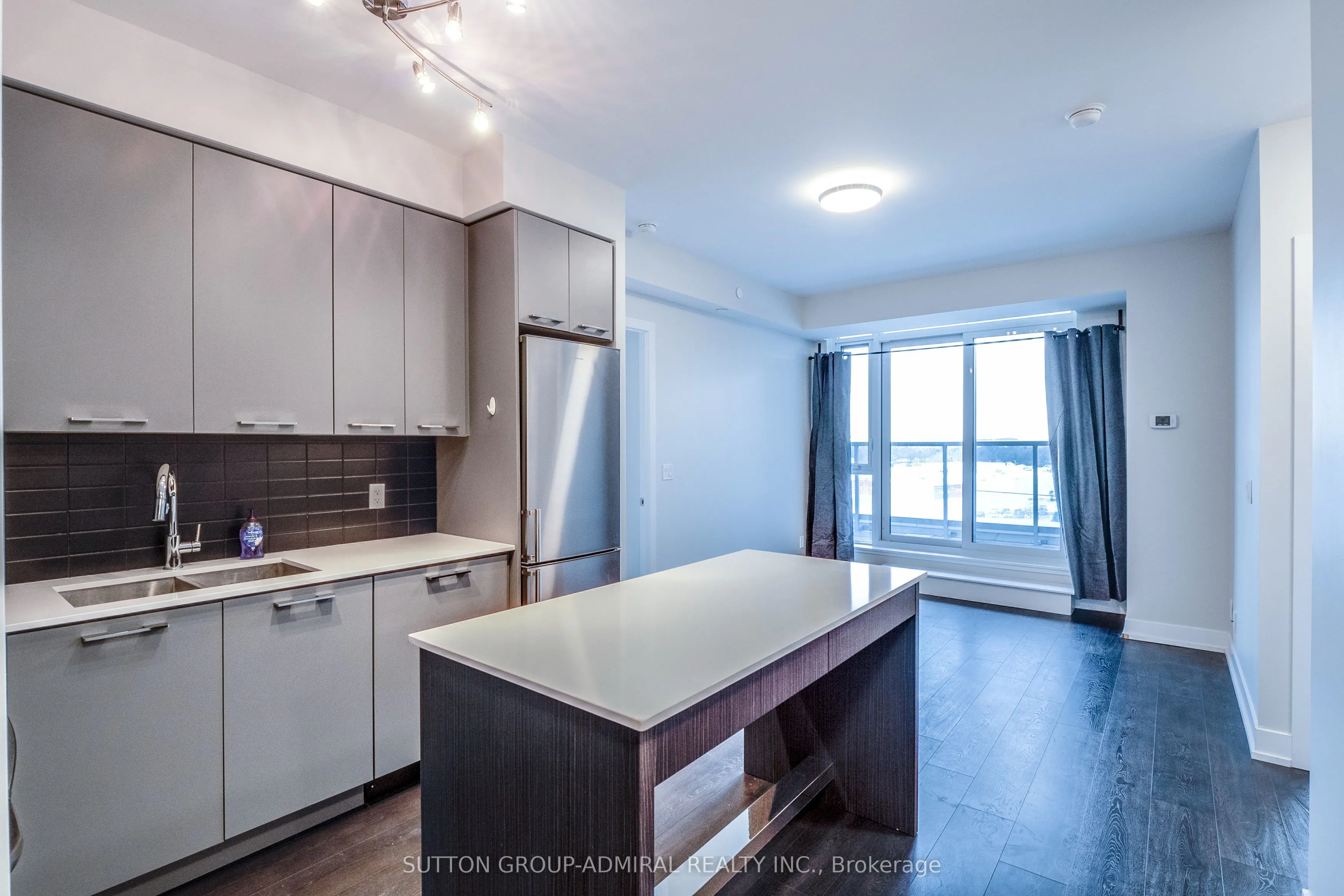 9471 Yonge Street, #636