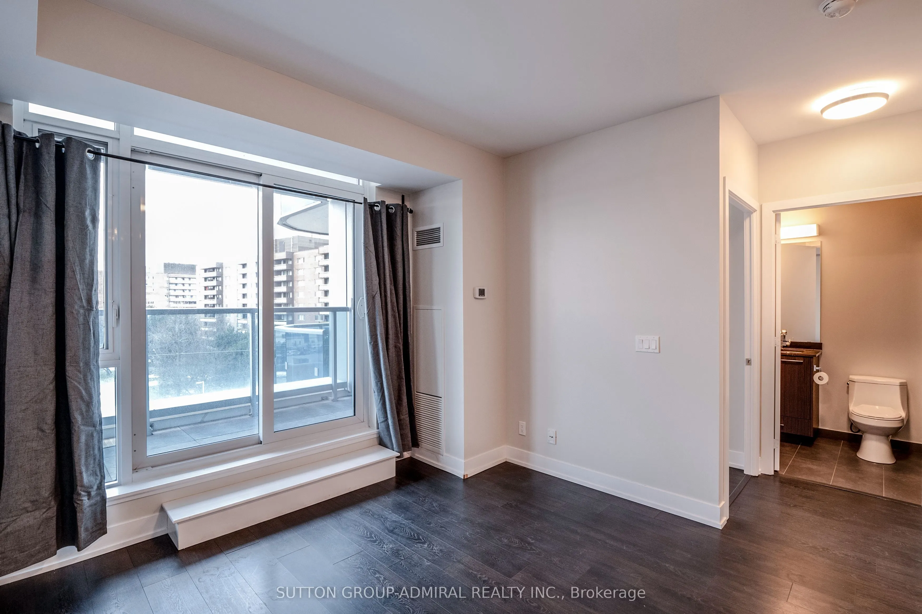 9471 Yonge Street, #636