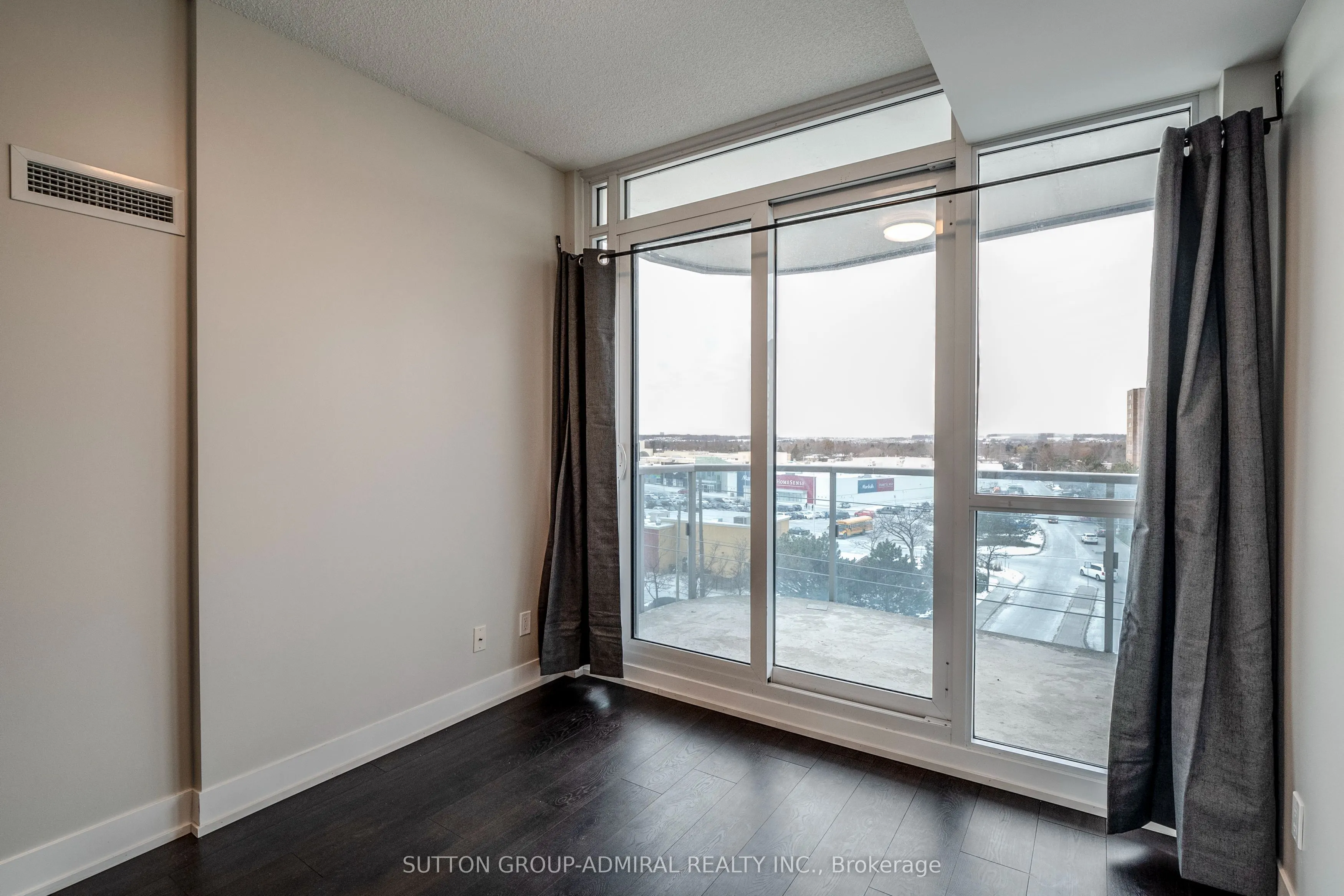 9471 Yonge Street, #636