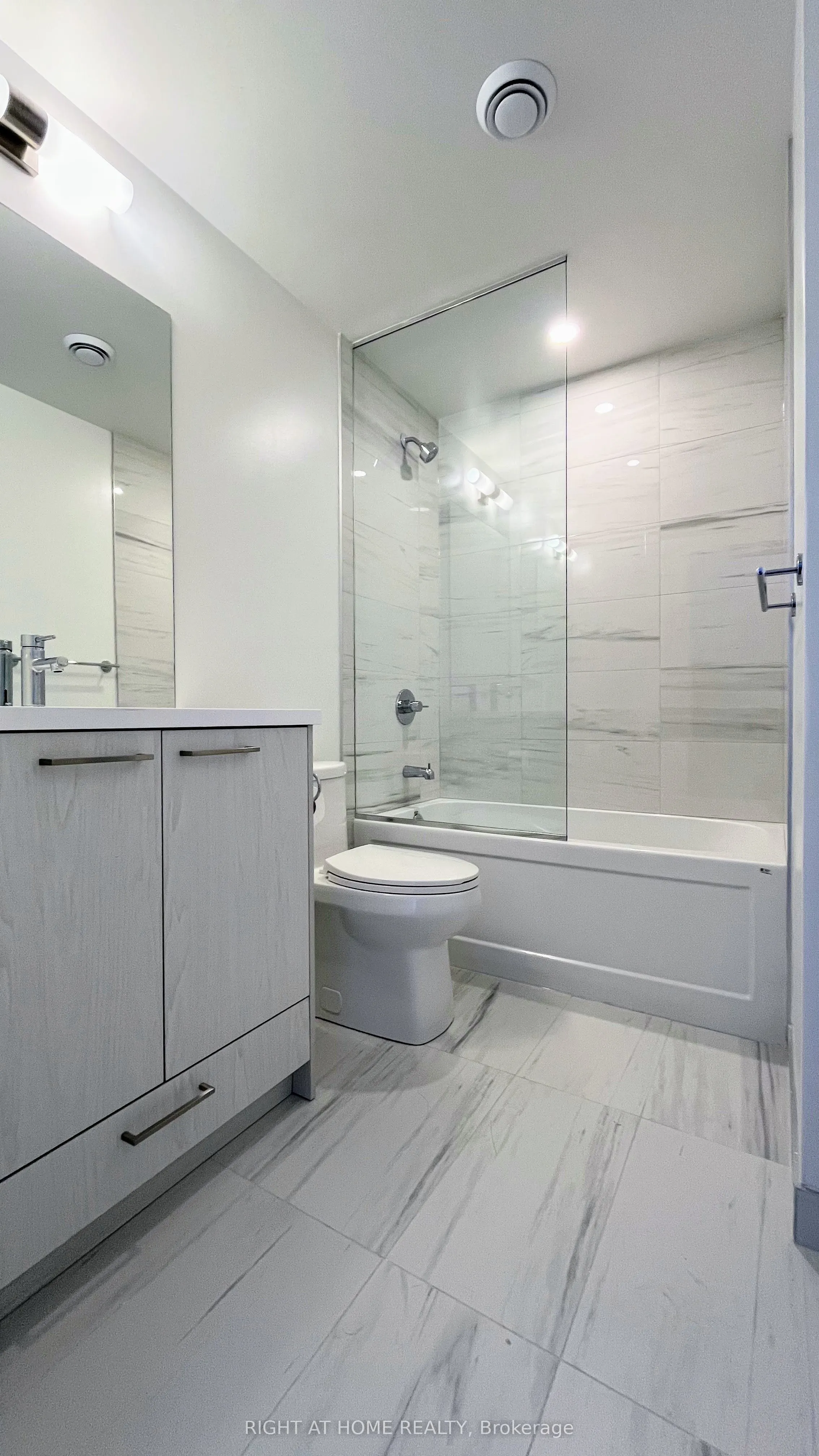 28 Interchange Way, #3008