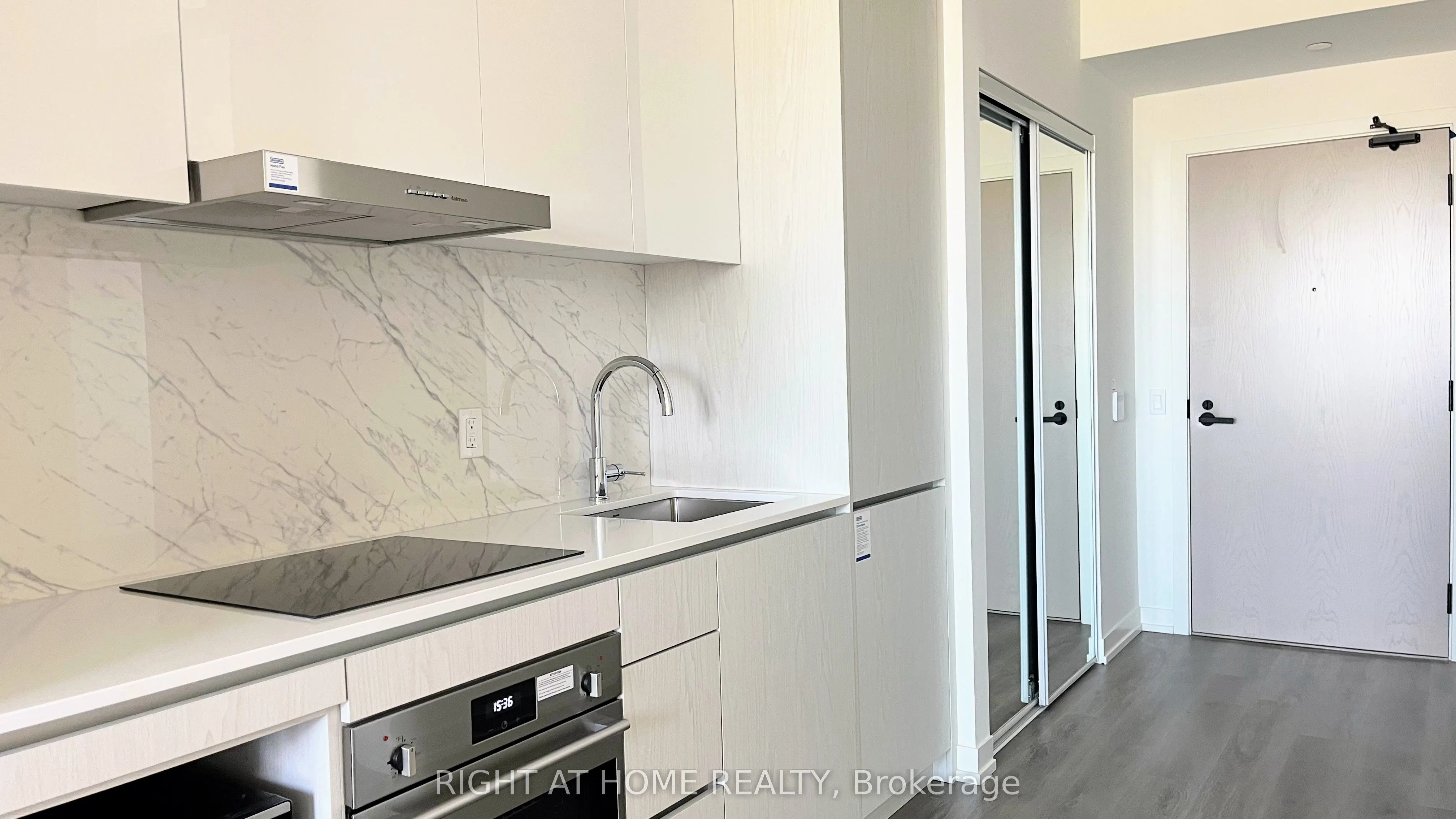 28 Interchange Way, #3008