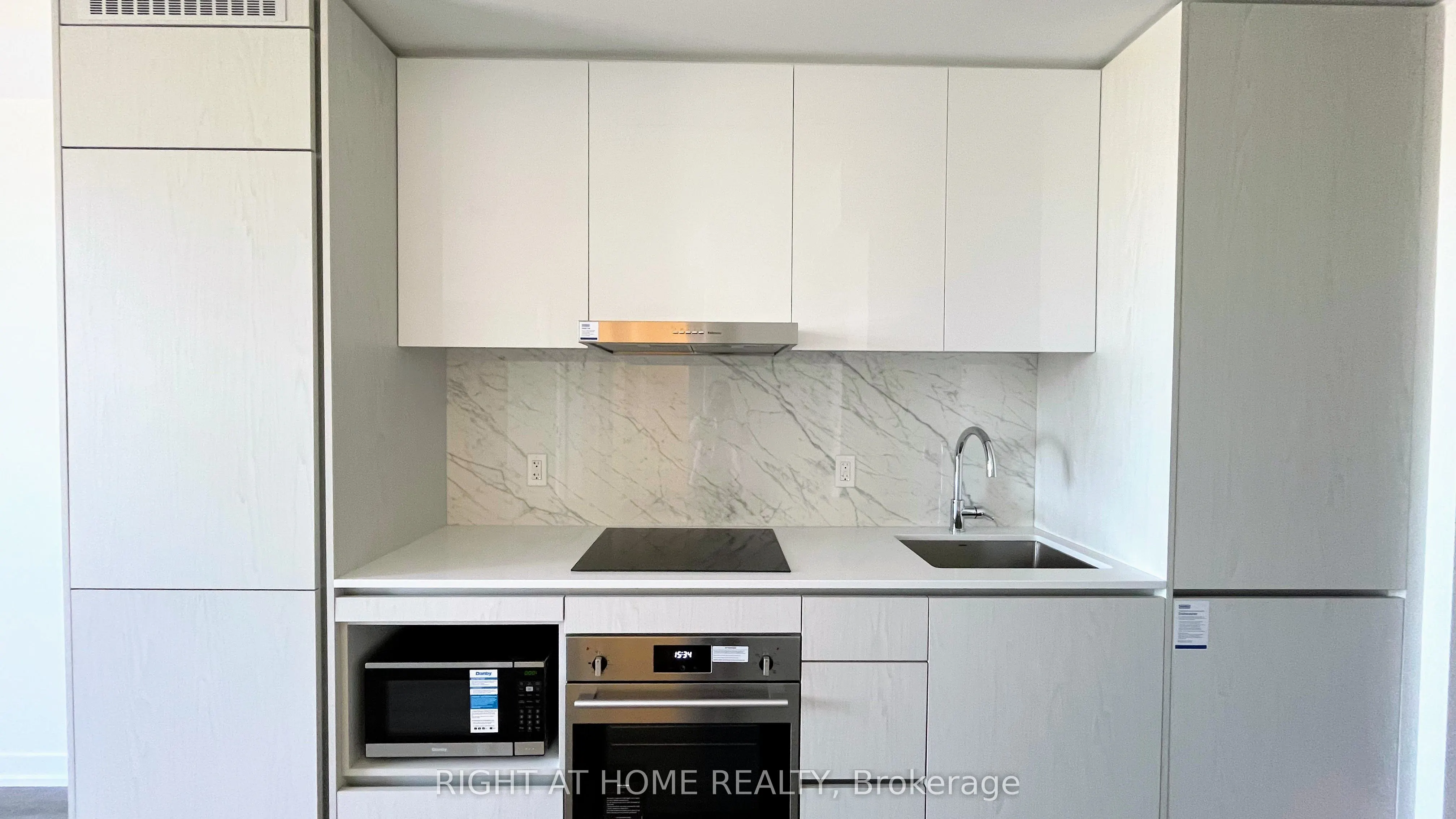 28 Interchange Way, #3008
