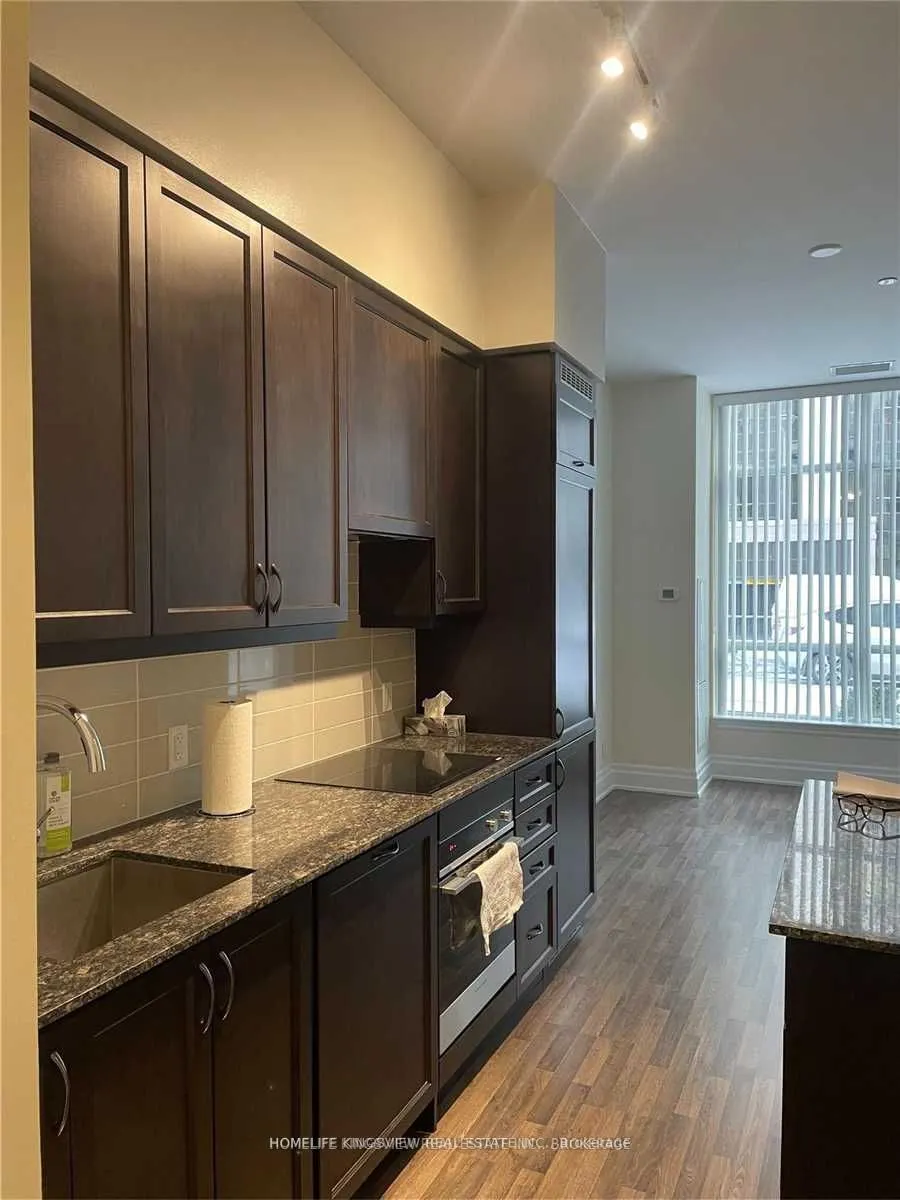 9085 Jane Street, #106
