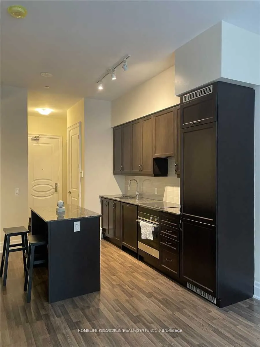 9085 Jane Street, #106