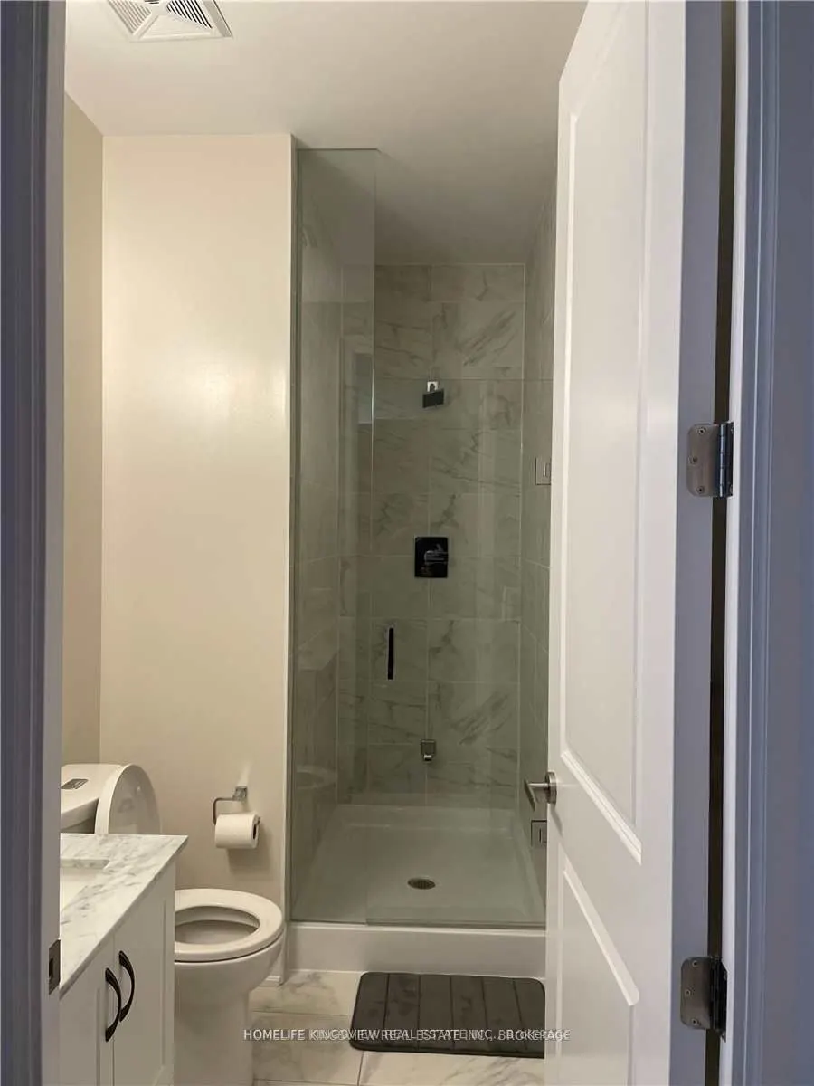9085 Jane Street, #106