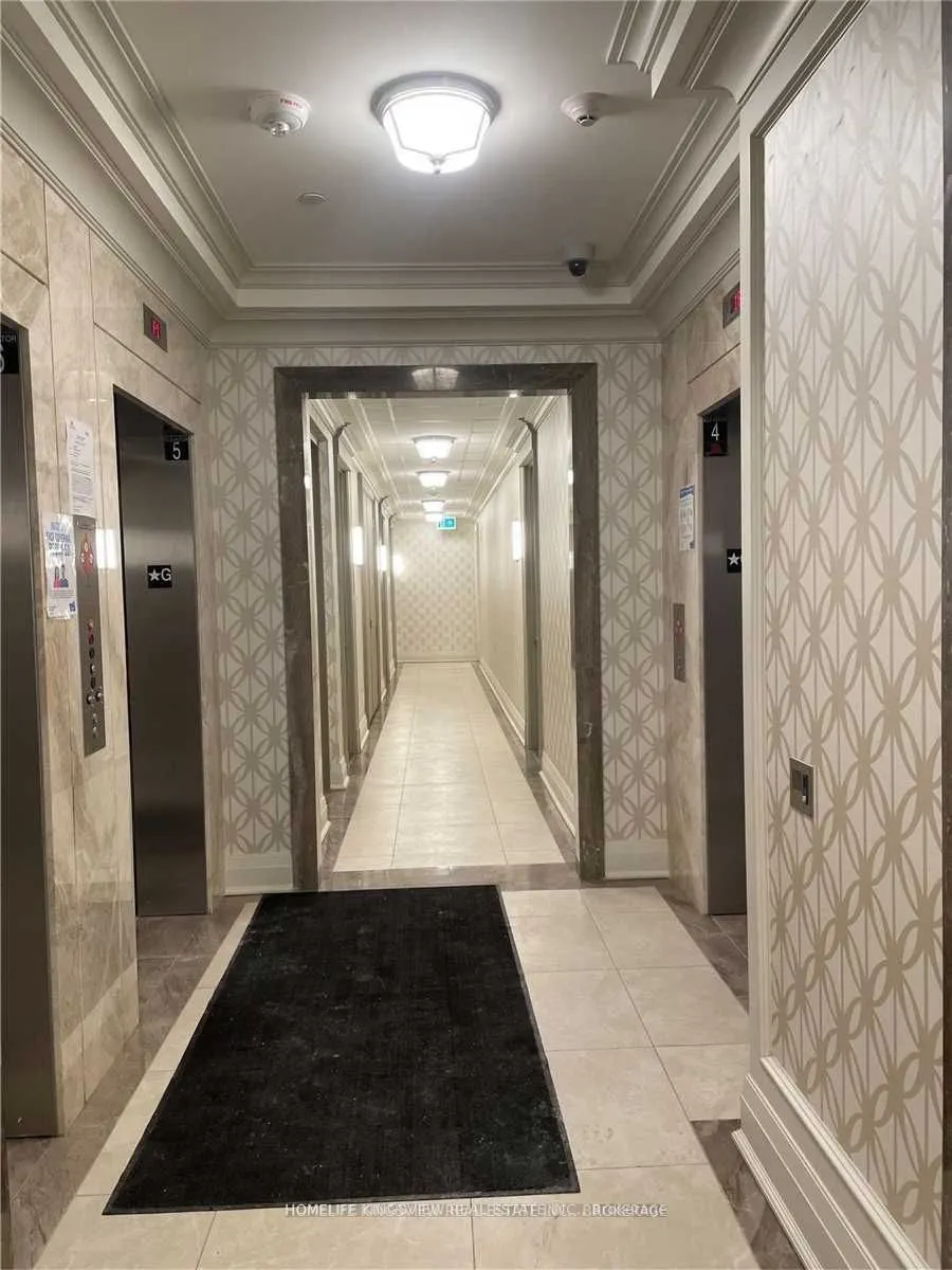 9085 Jane Street, #106