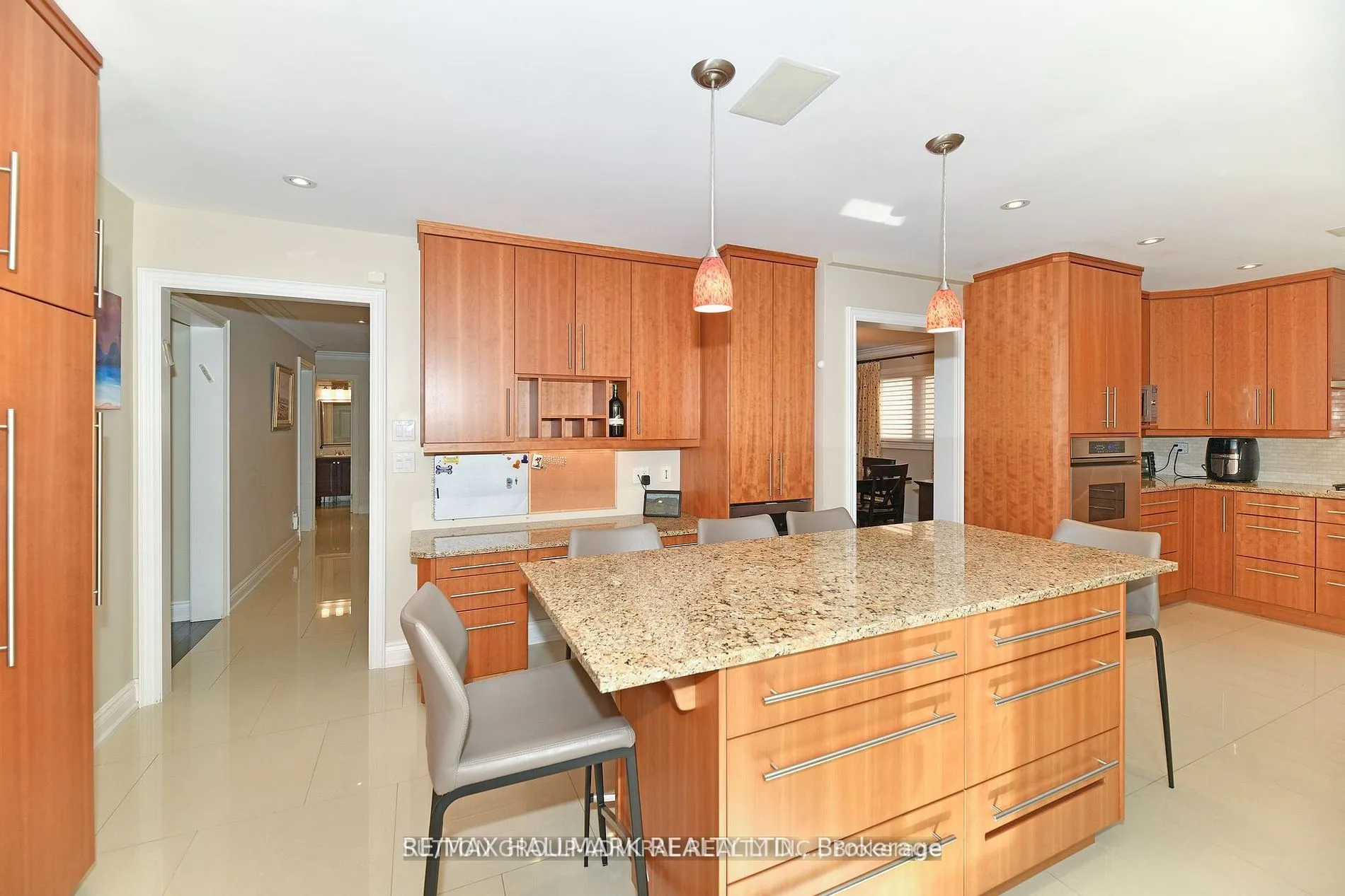 25 Grenadier Crescent