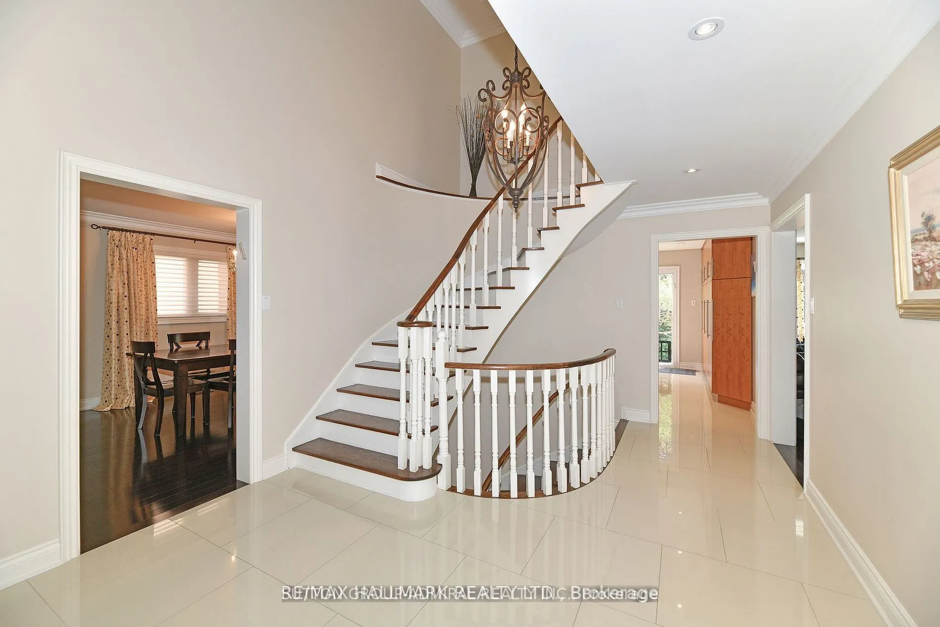 25 Grenadier Crescent
