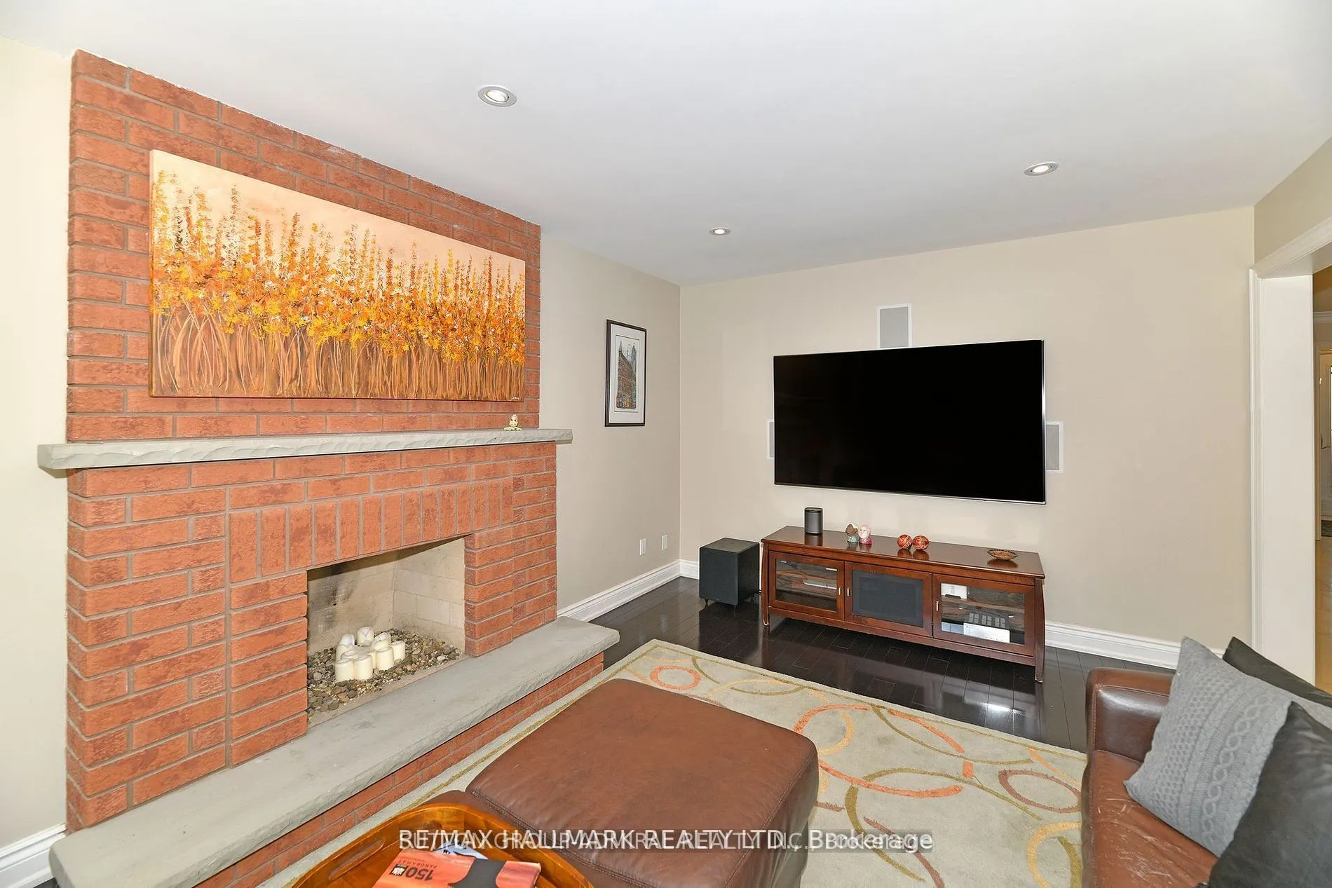 25 Grenadier Crescent
