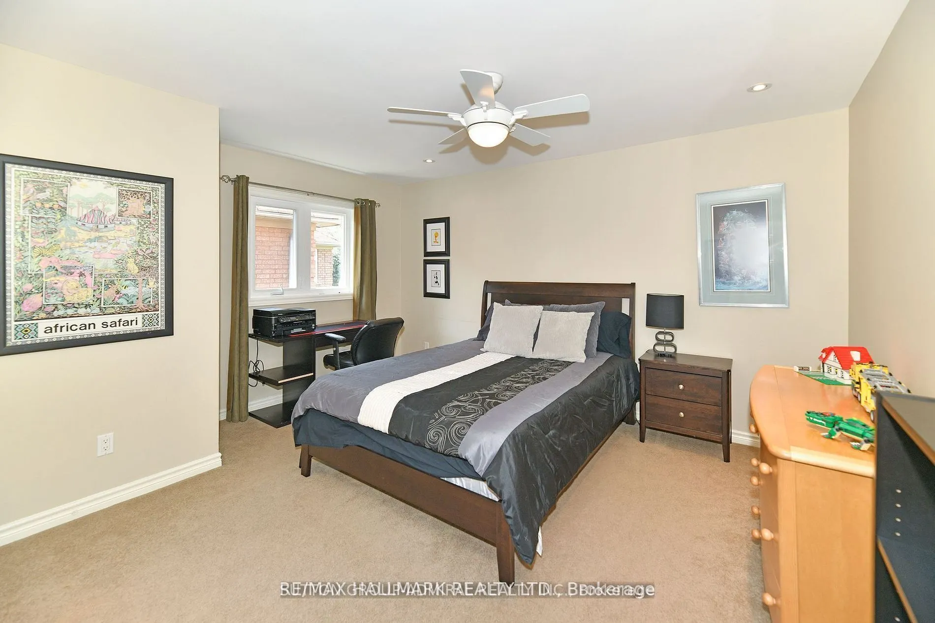 25 Grenadier Crescent