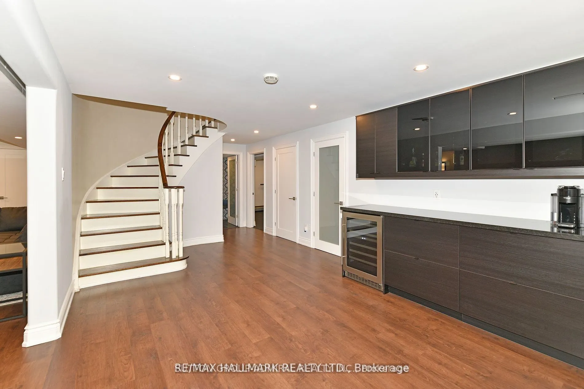 25 Grenadier Crescent