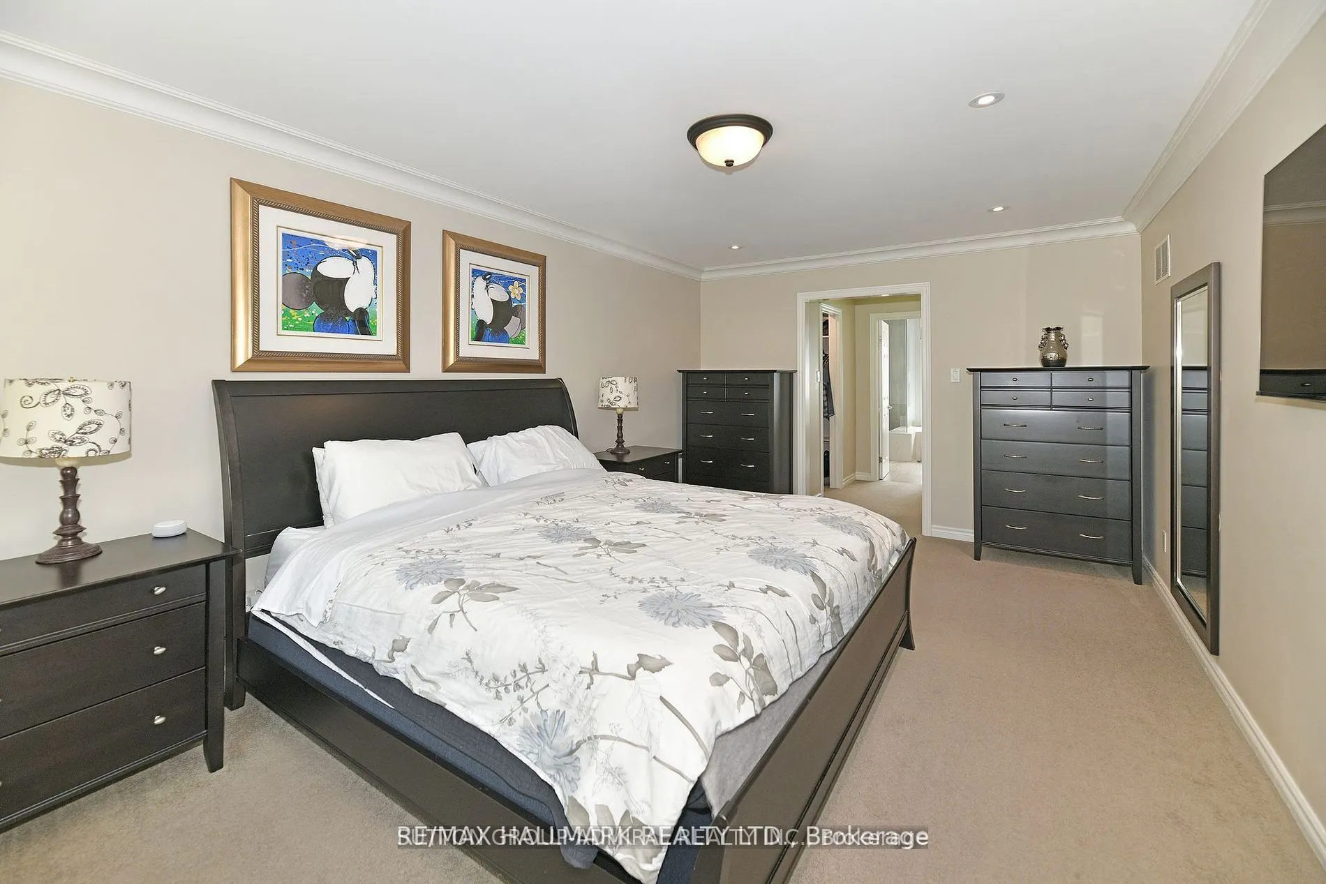 25 Grenadier Crescent