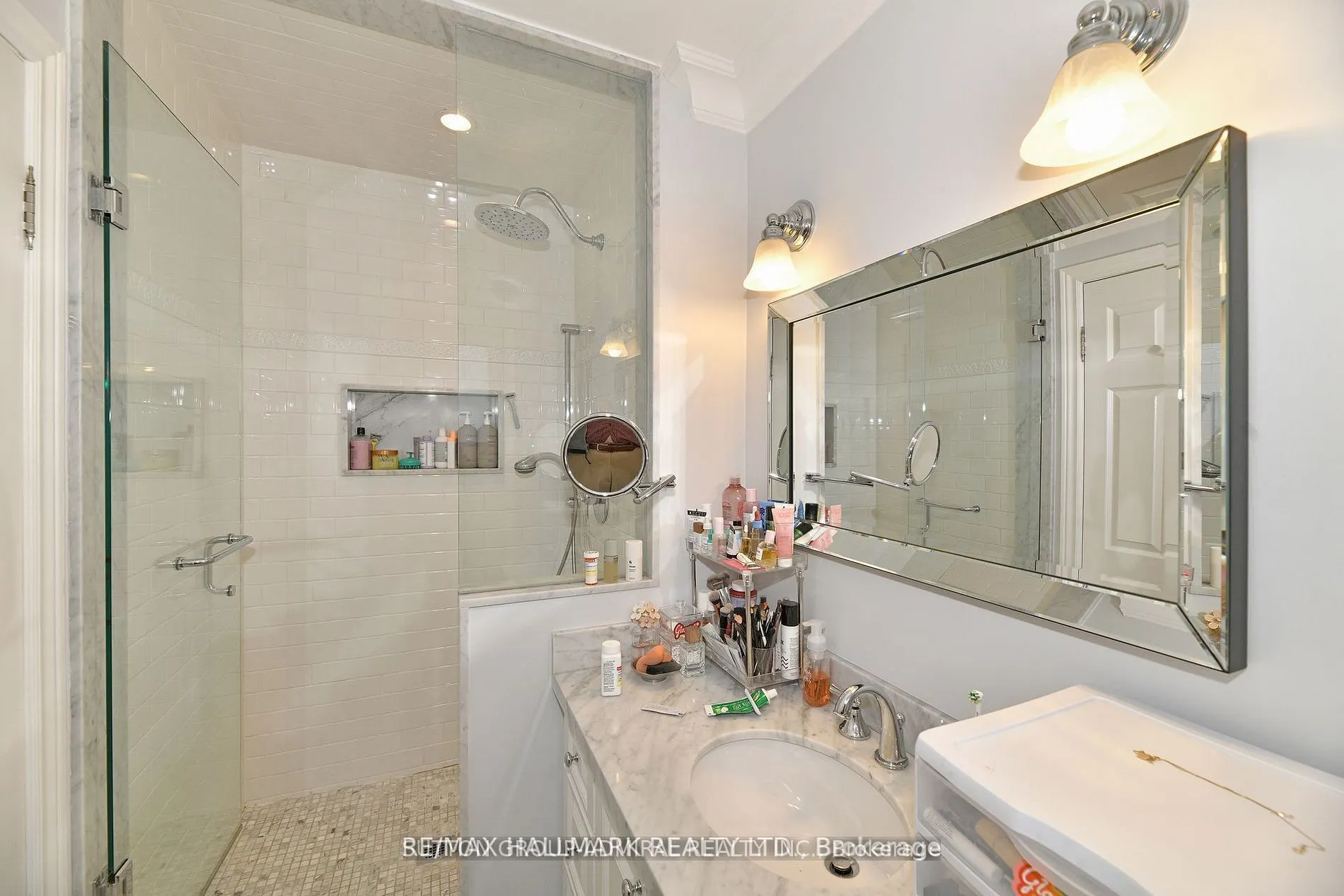25 Grenadier Crescent