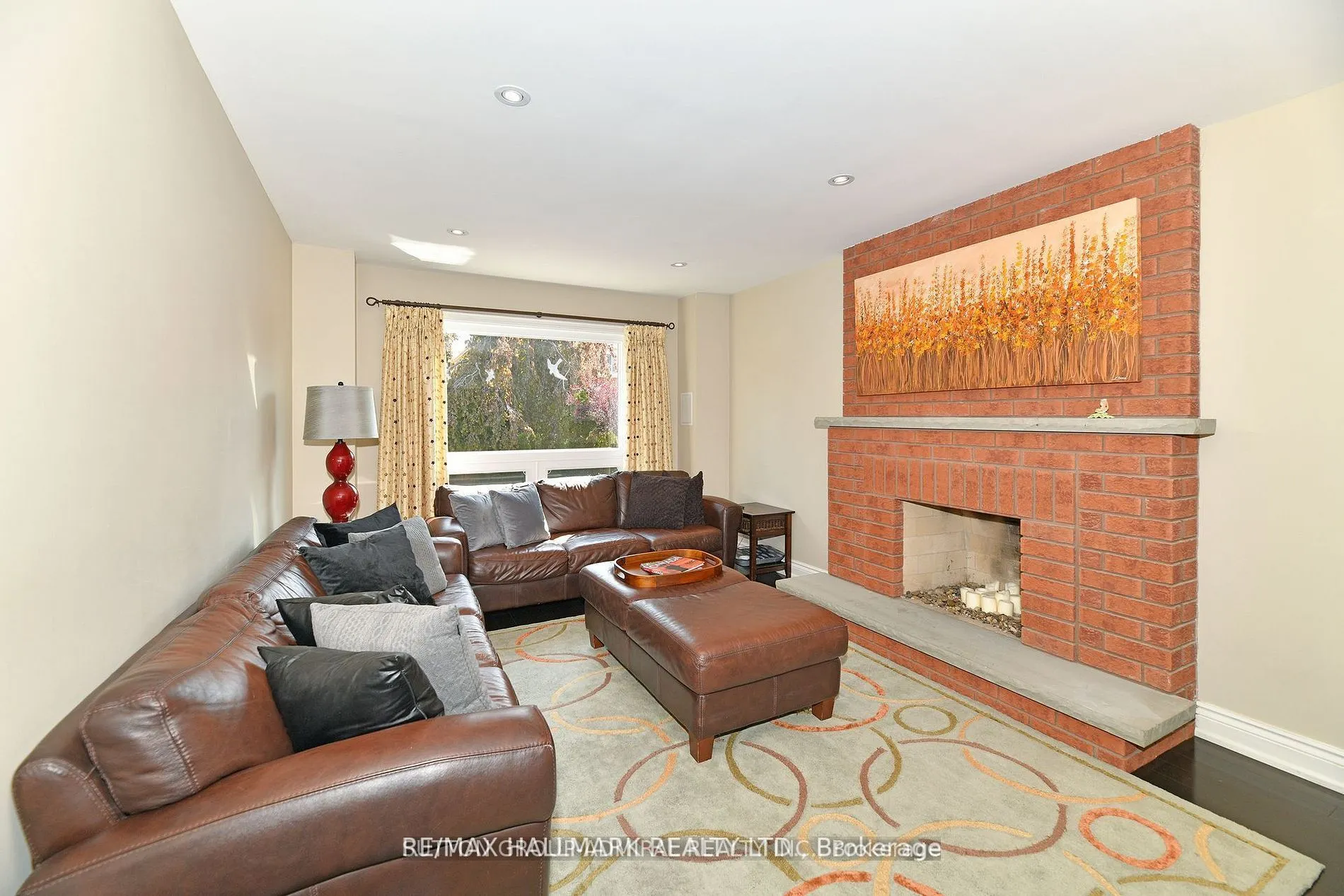 25 Grenadier Crescent