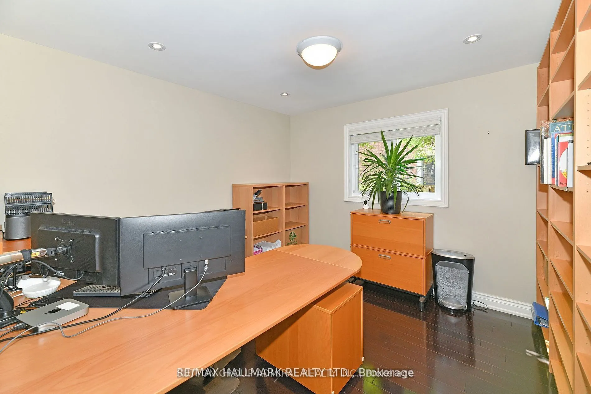 25 Grenadier Crescent