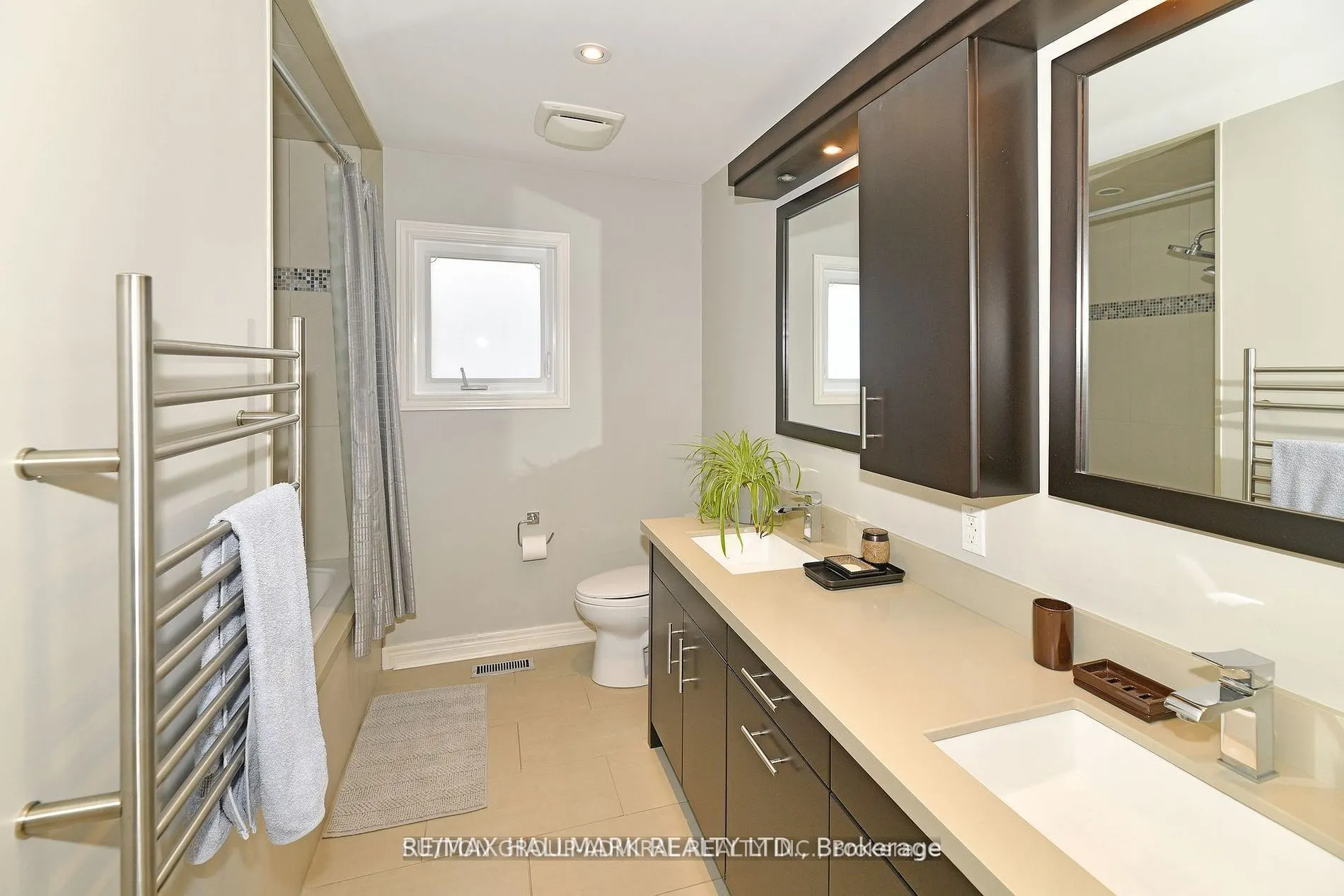 25 Grenadier Crescent