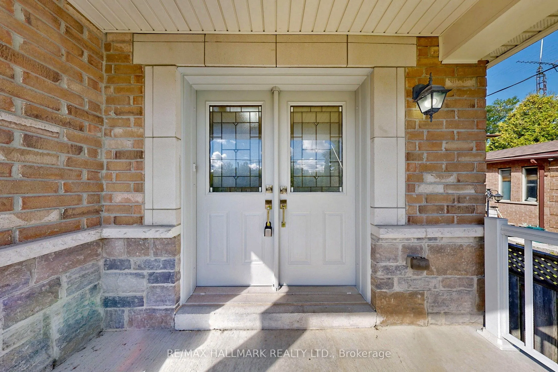 138 Olde Bayview Avenue