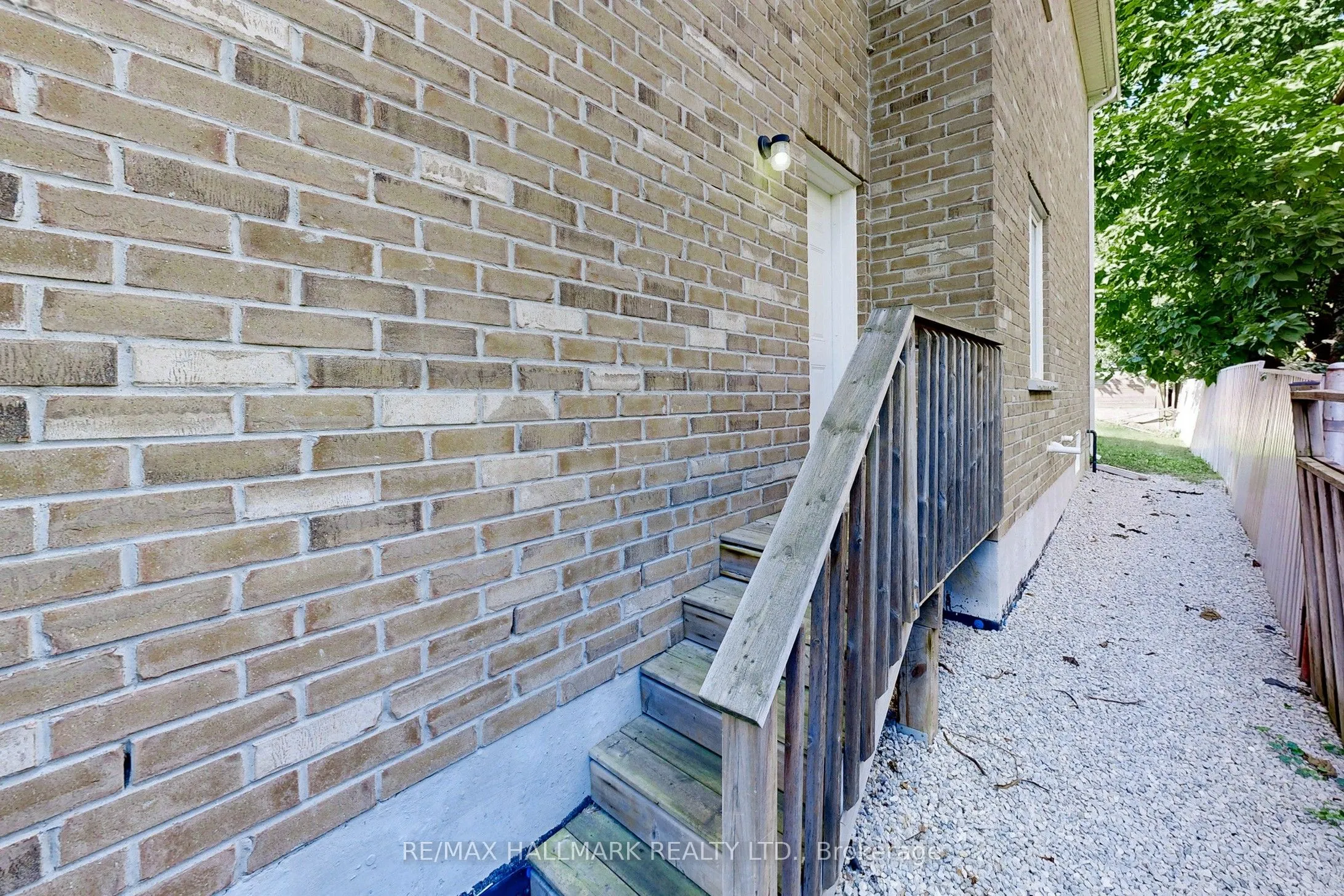138 Olde Bayview Avenue