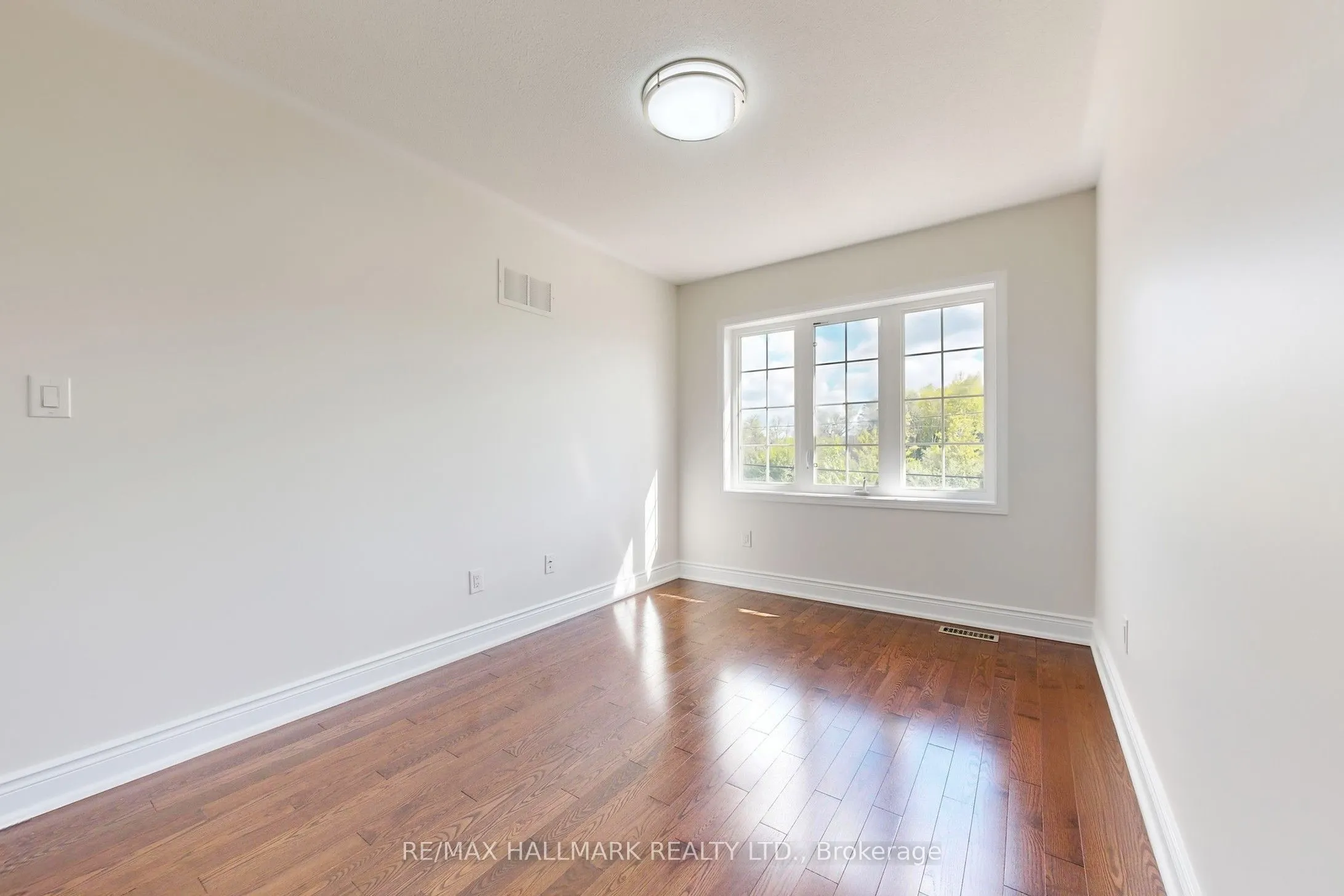 138 Olde Bayview Avenue