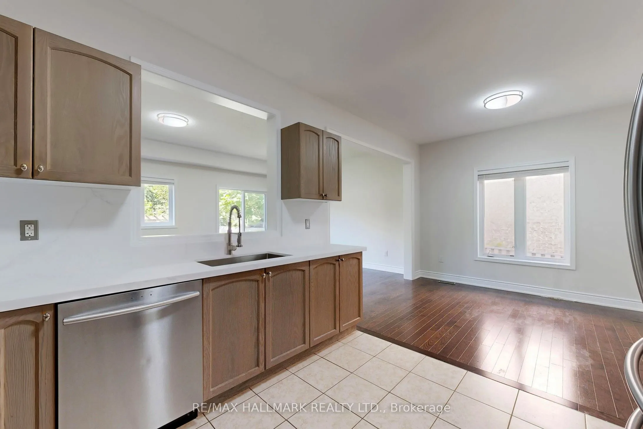 138 Olde Bayview Avenue