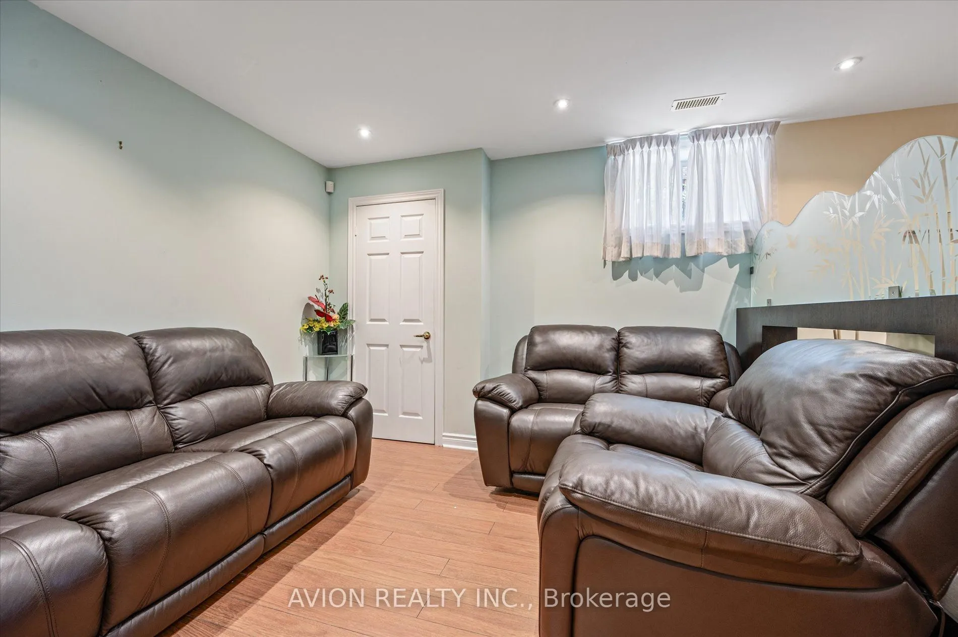 55 Frybrook Crescent