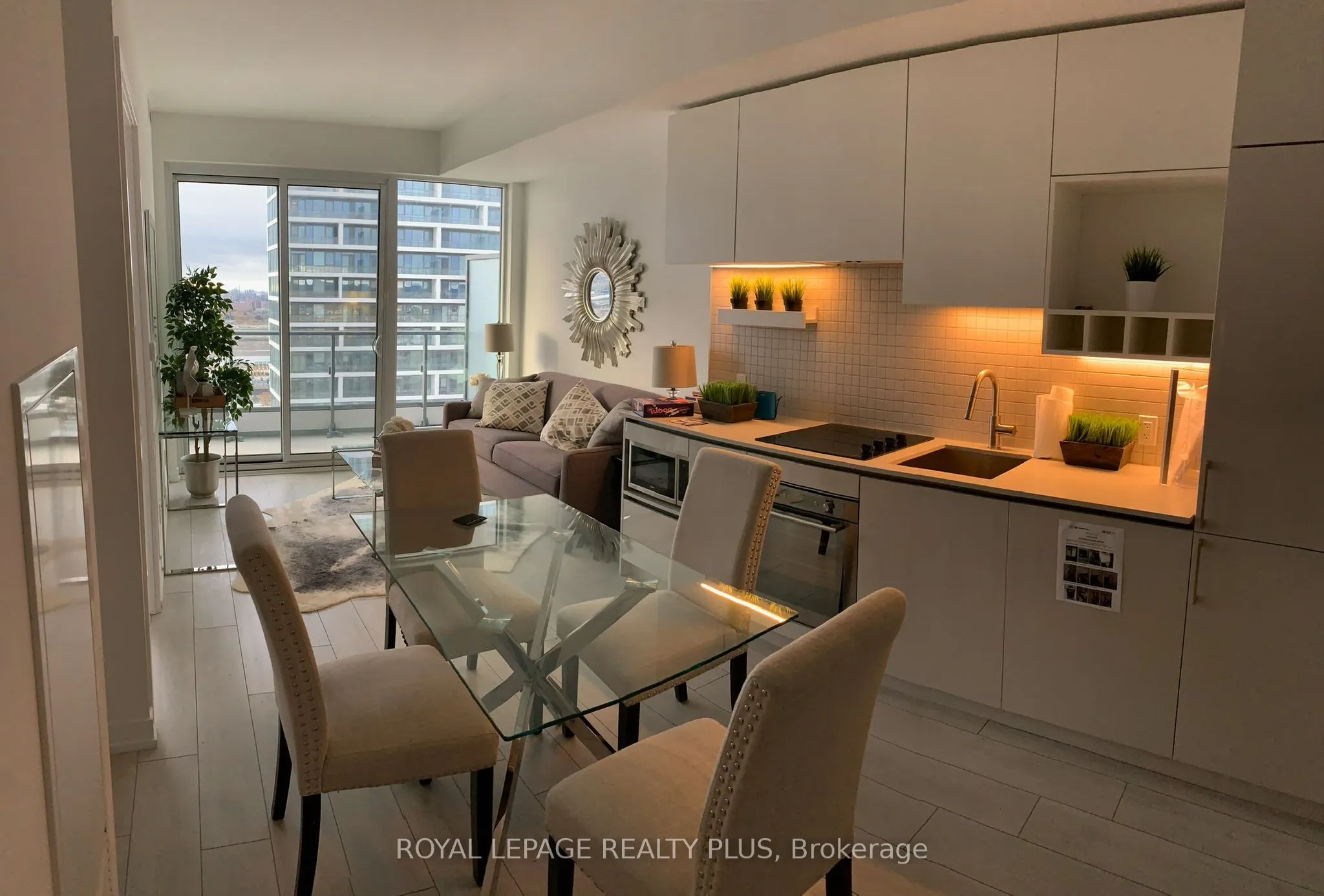 898 Portage Parkway, #3206