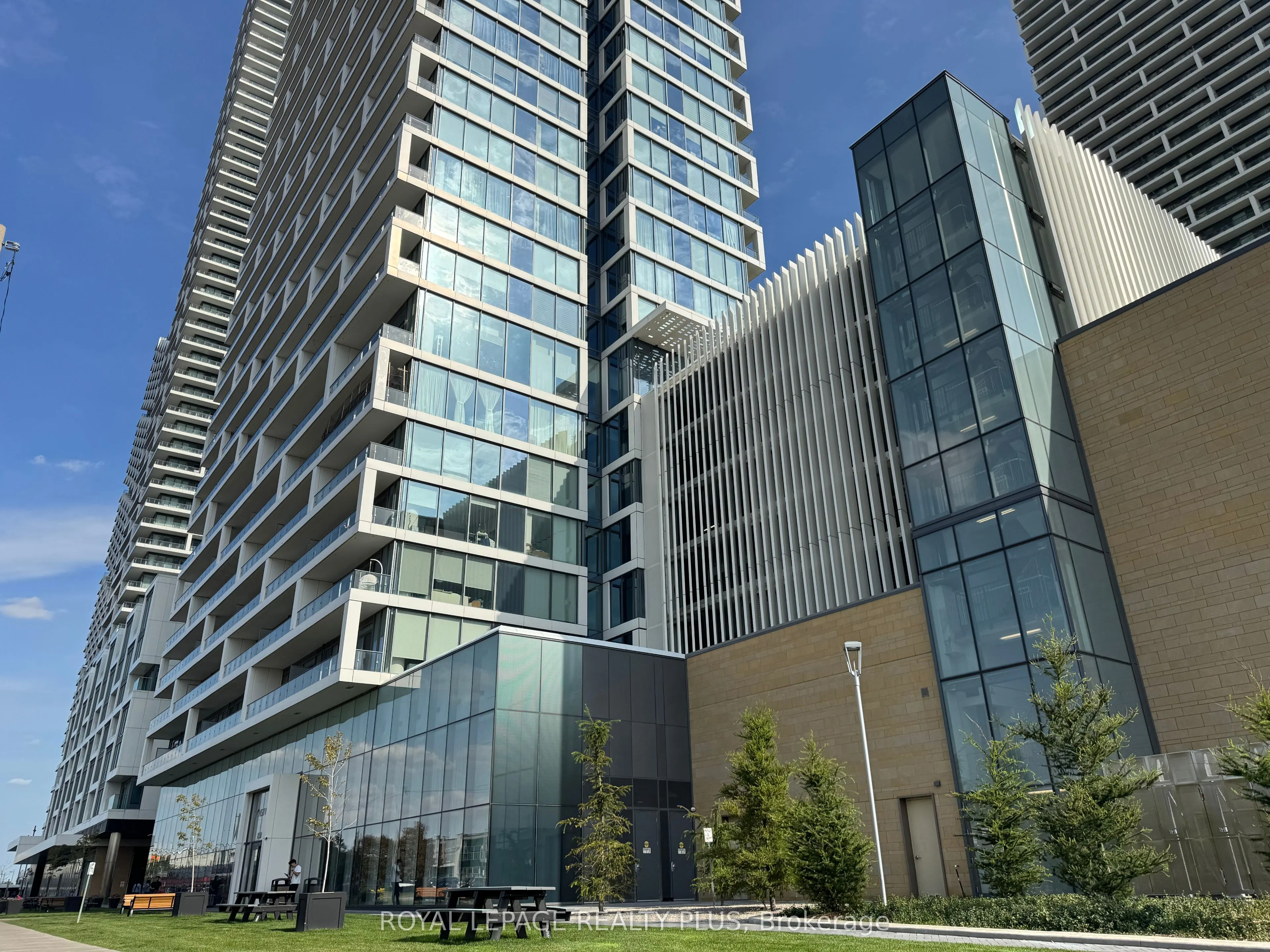 898 Portage Parkway, #3206