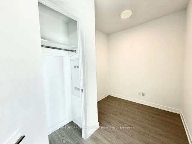 8188 Yonge Street, #903