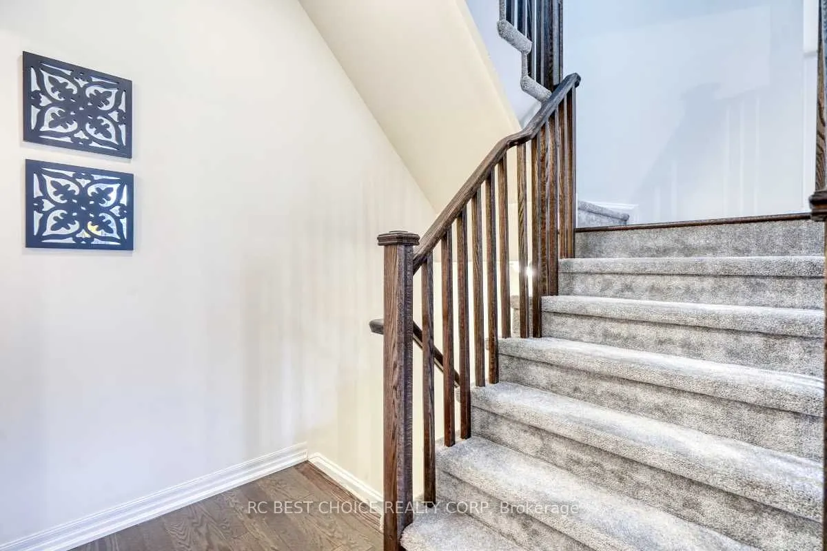 24 Delano Way