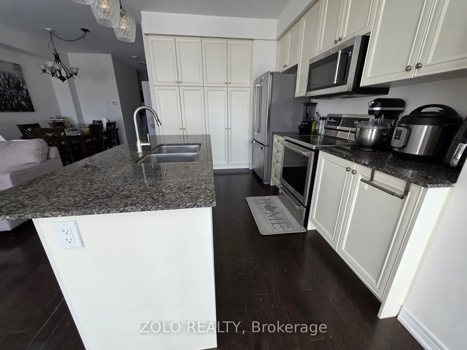 7 Thornapple Lane