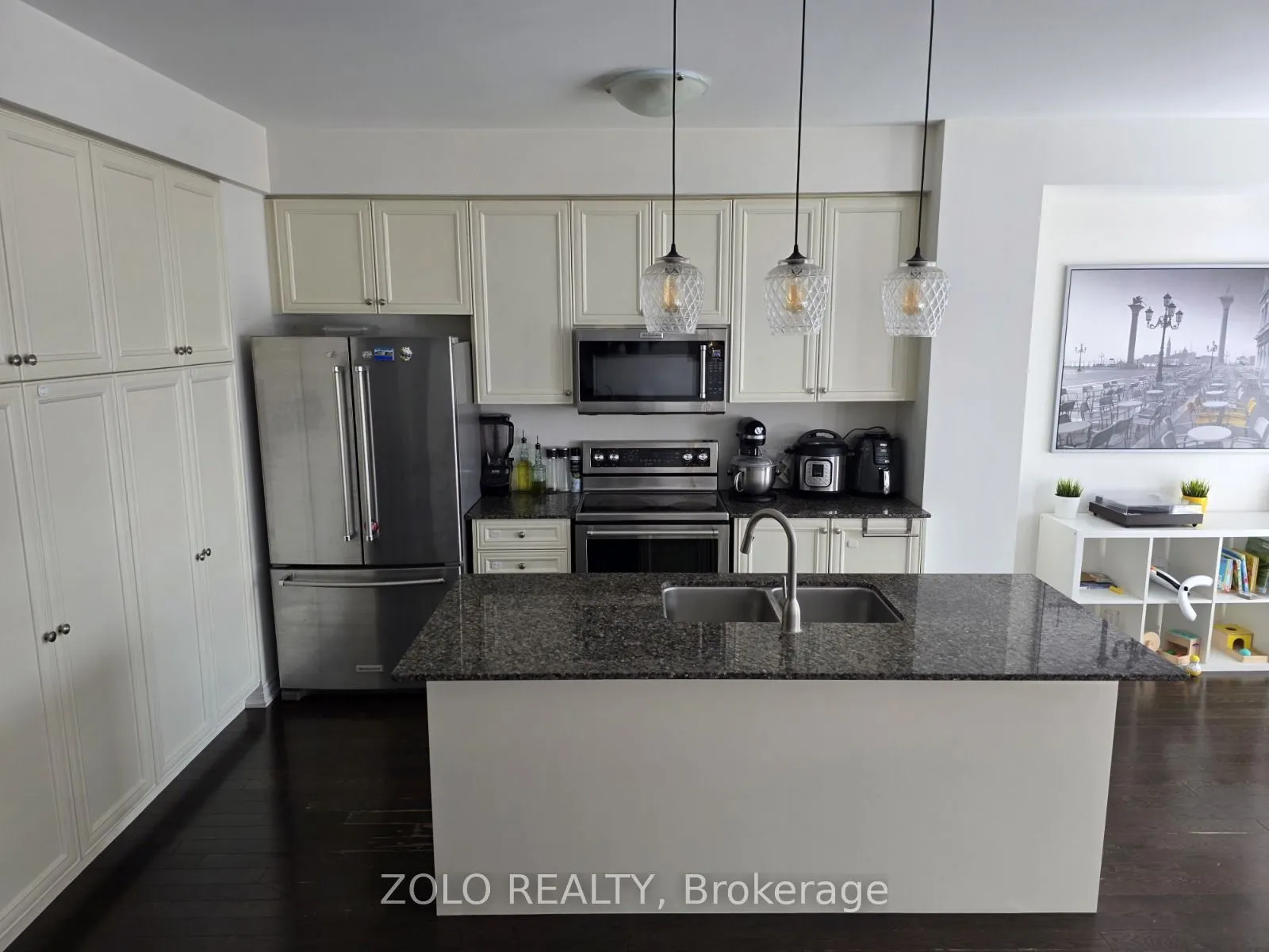 7 Thornapple Lane