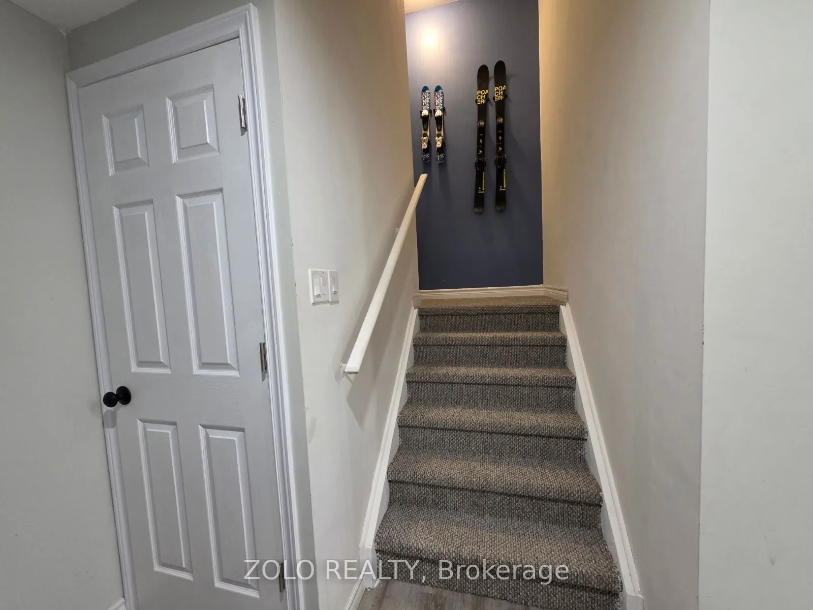 7 Thornapple Lane
