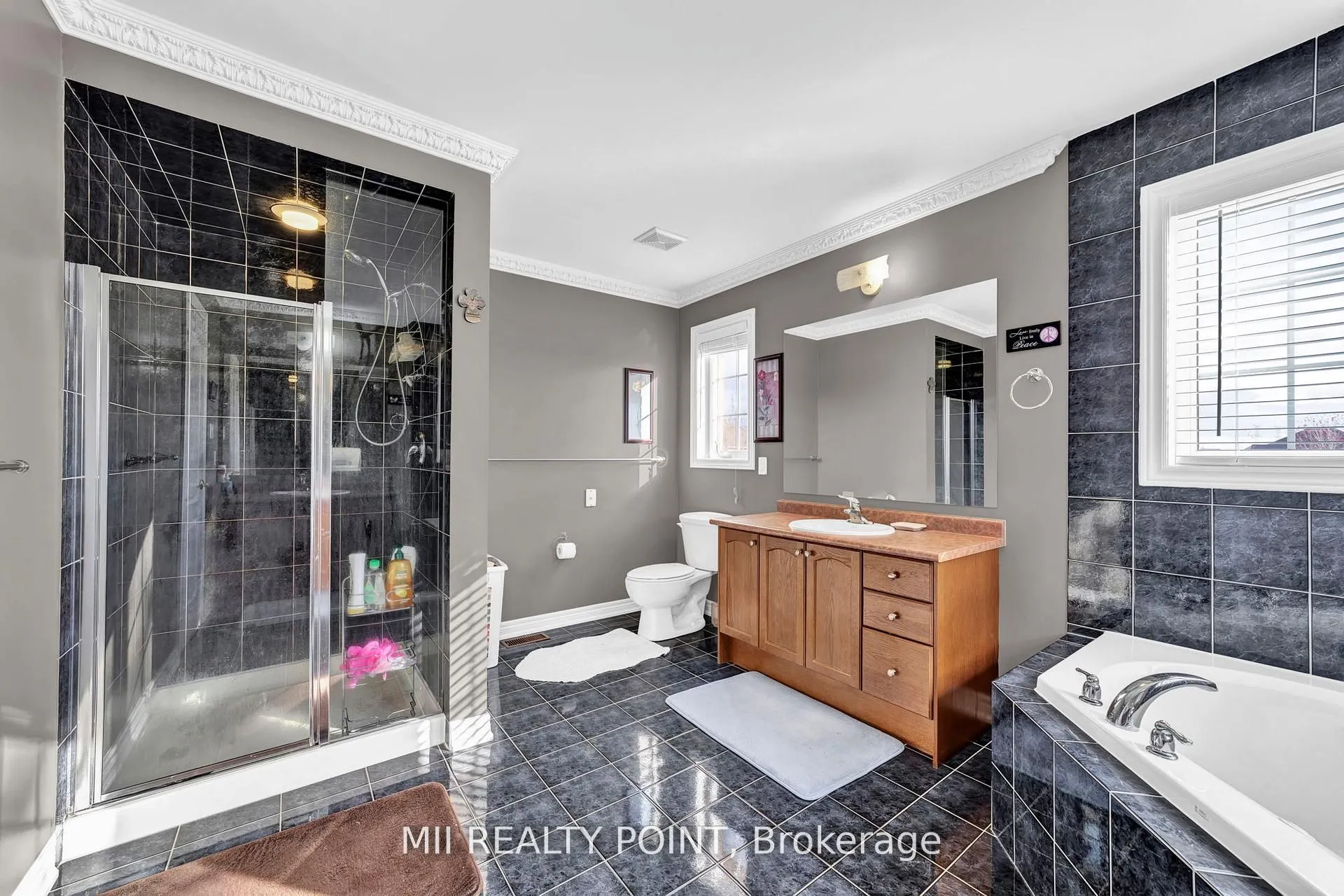 35 Kentwood Crescent
