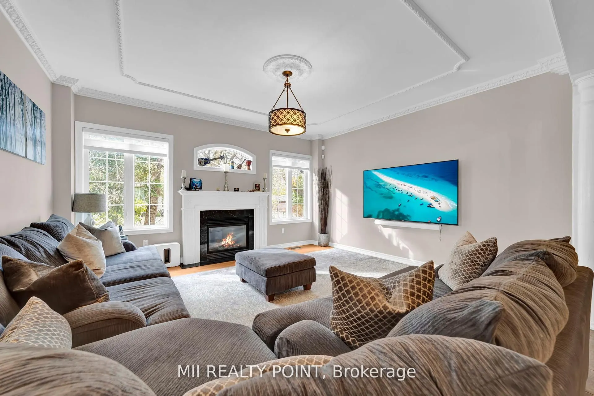 35 Kentwood Crescent