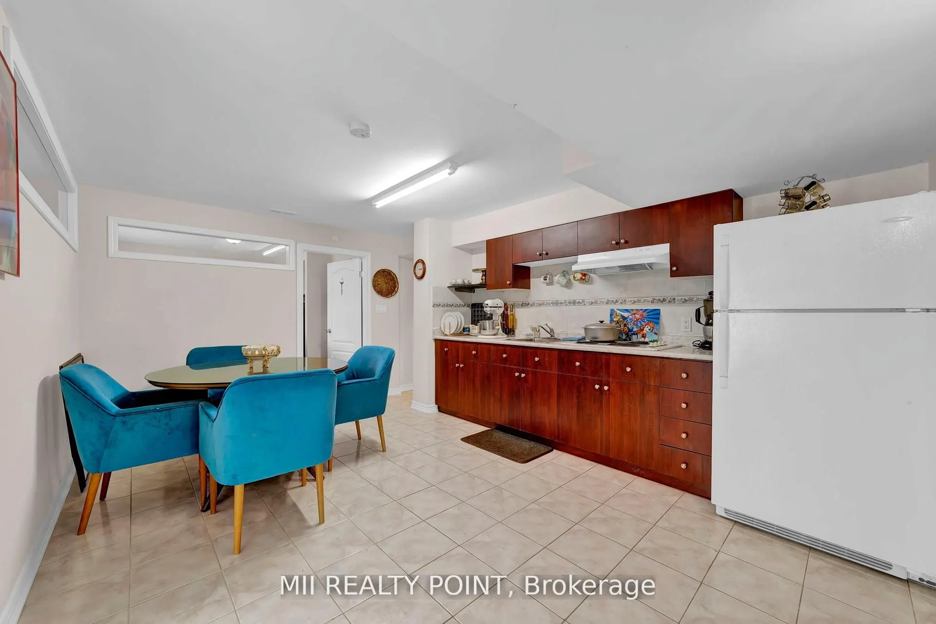 35 Kentwood Crescent