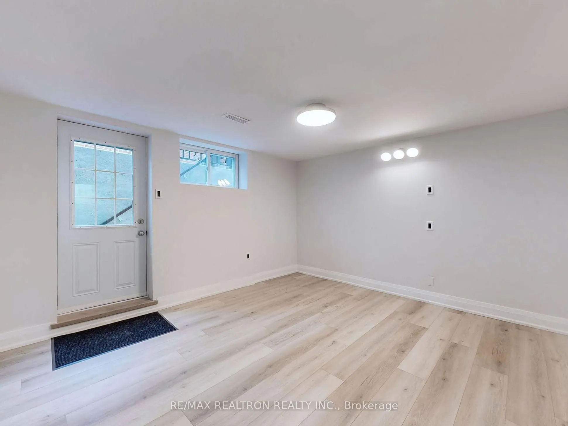 28 Blue Spruce Lane, #Bsmt