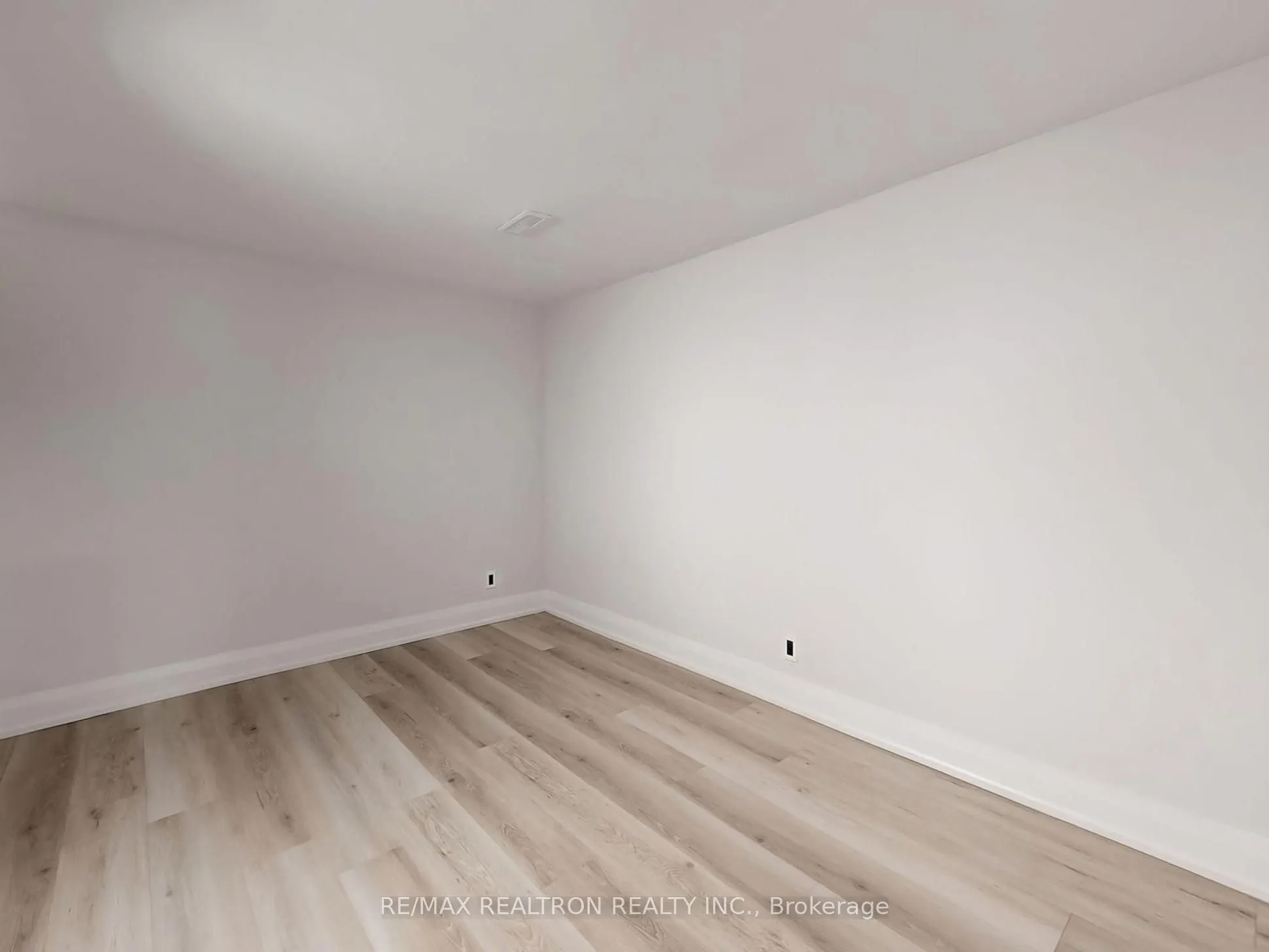 28 Blue Spruce Lane, #Bsmt