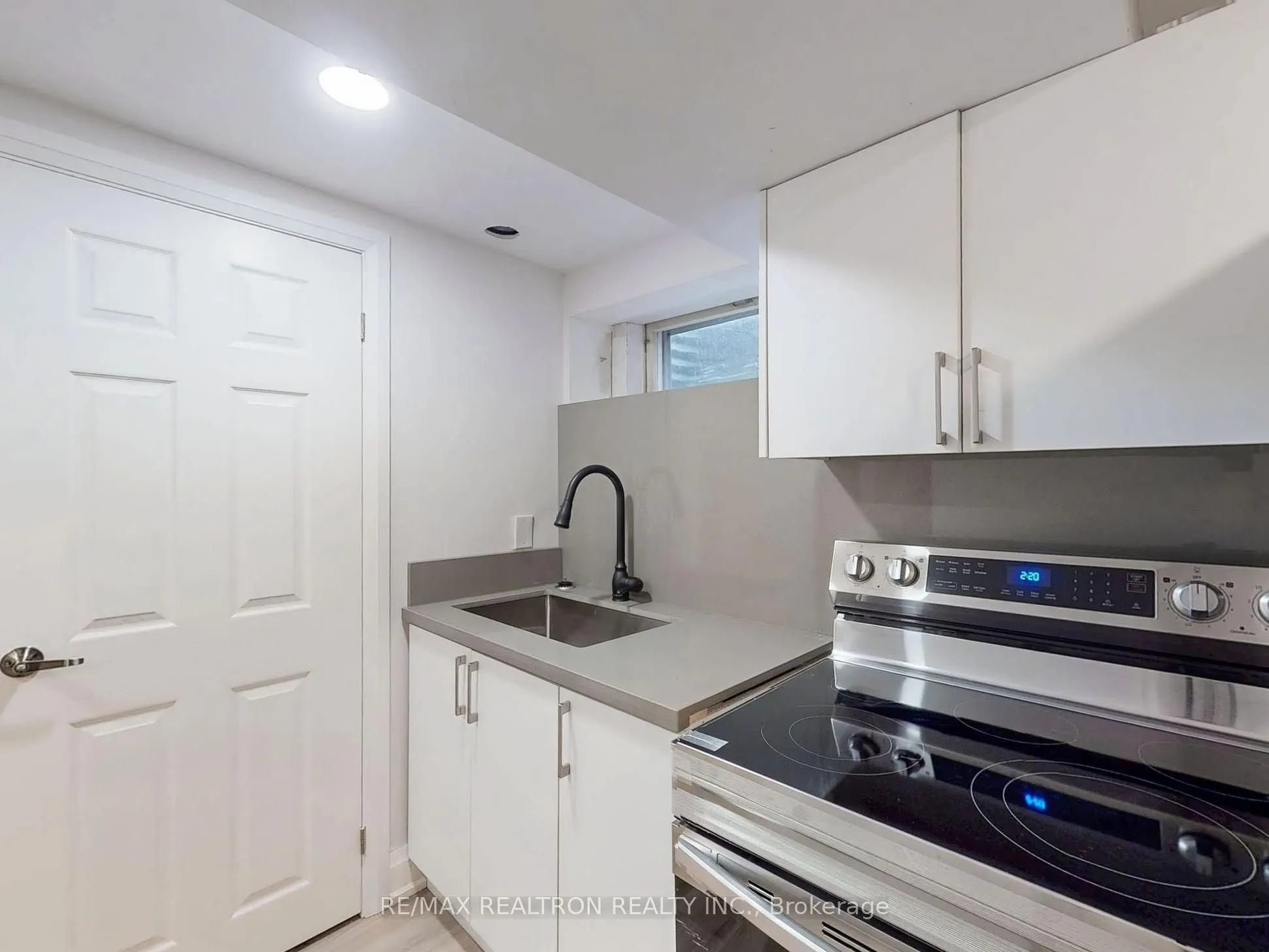 28 Blue Spruce Lane, #Bsmt
