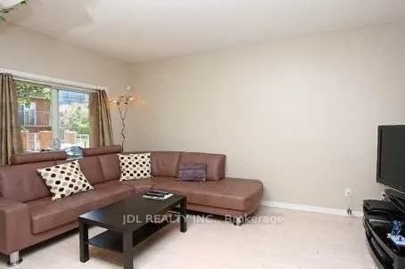 10 Cox Boulevard, #26