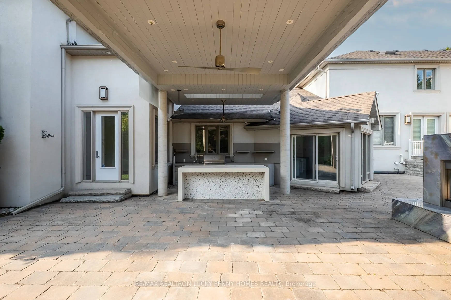 35 Walnut Glen Place