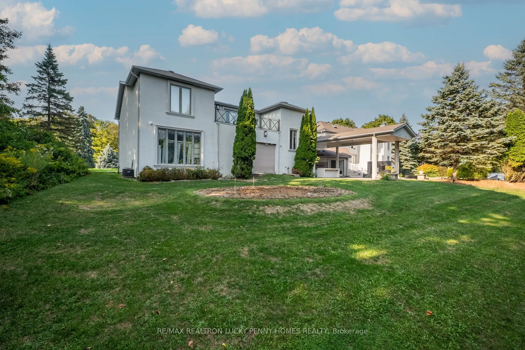 35 Walnut Glen Place