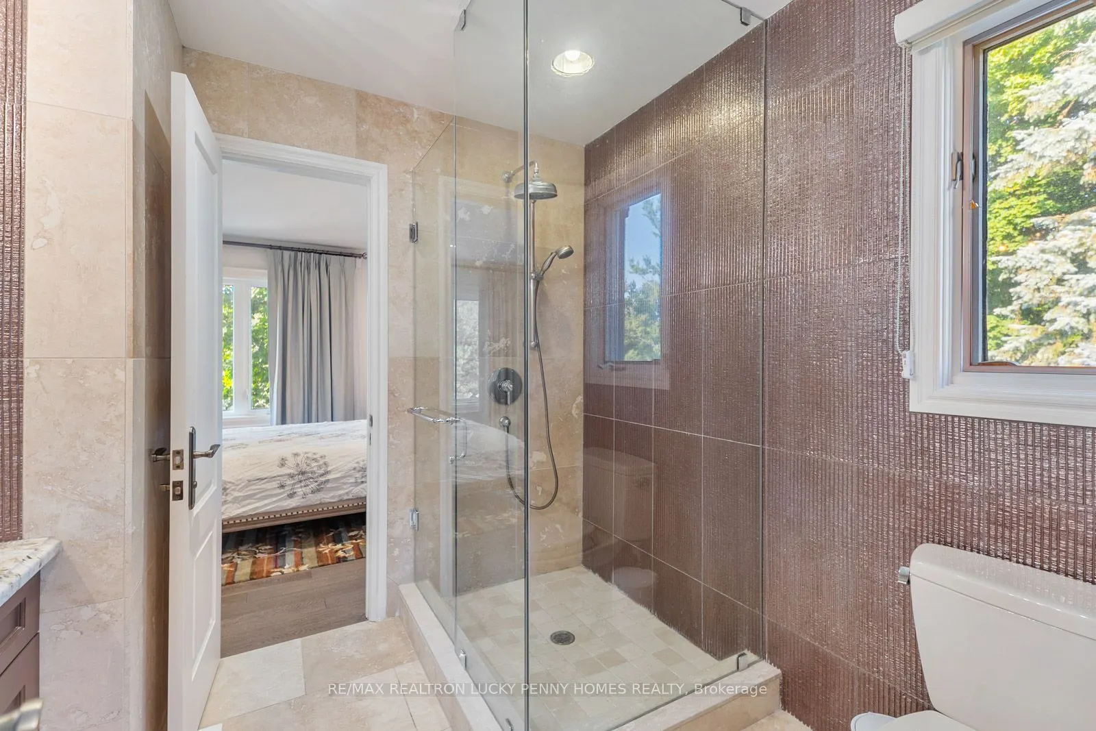 35 Walnut Glen Place