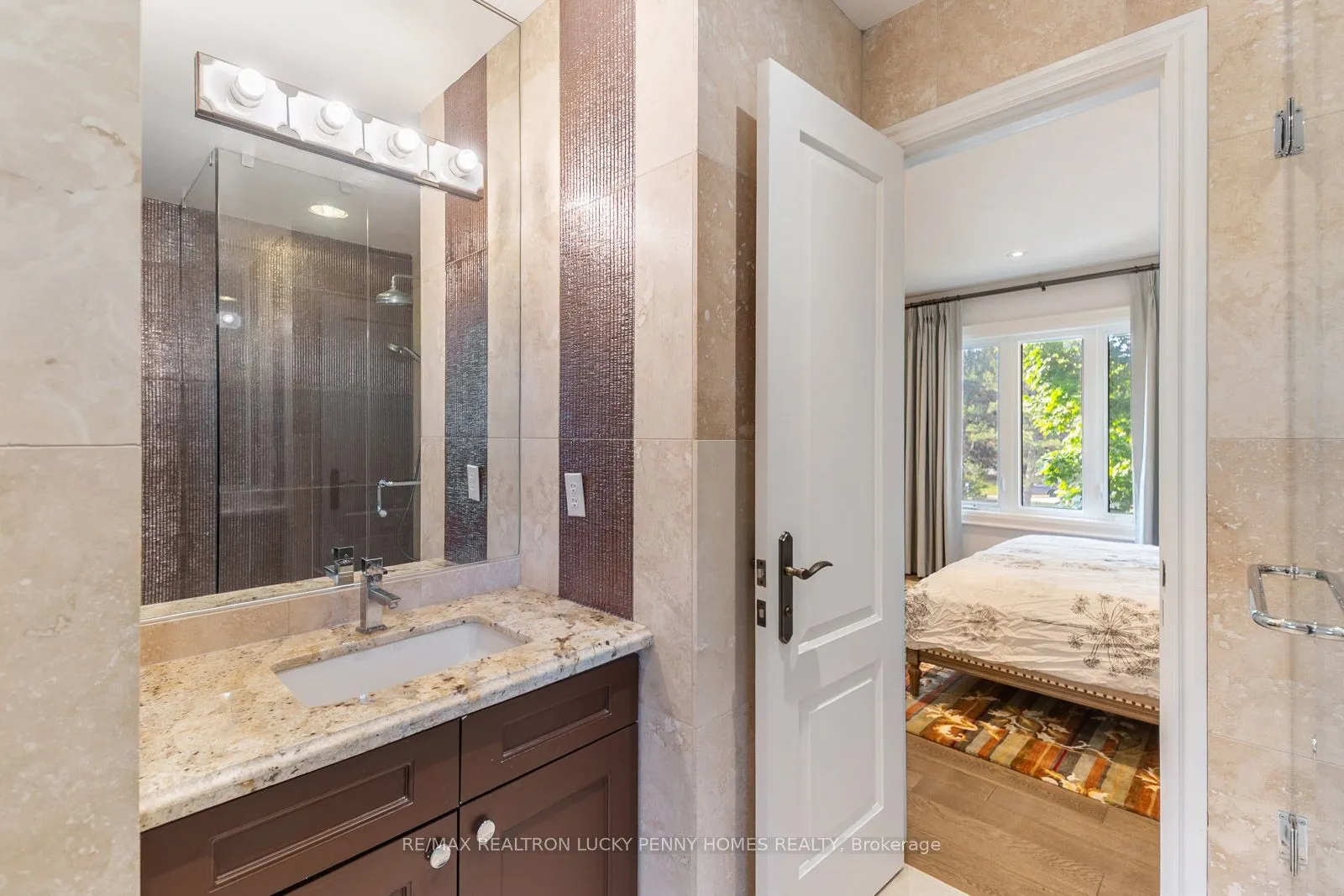 35 Walnut Glen Place