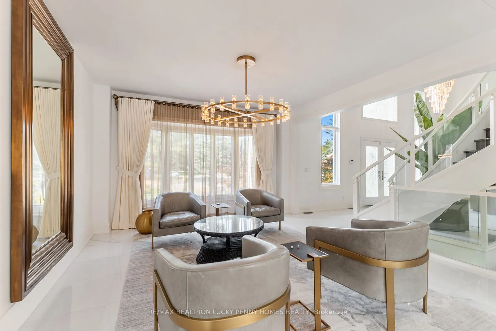 35 Walnut Glen Place