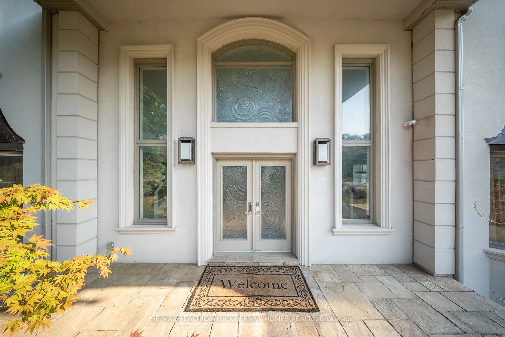 35 Walnut Glen Place